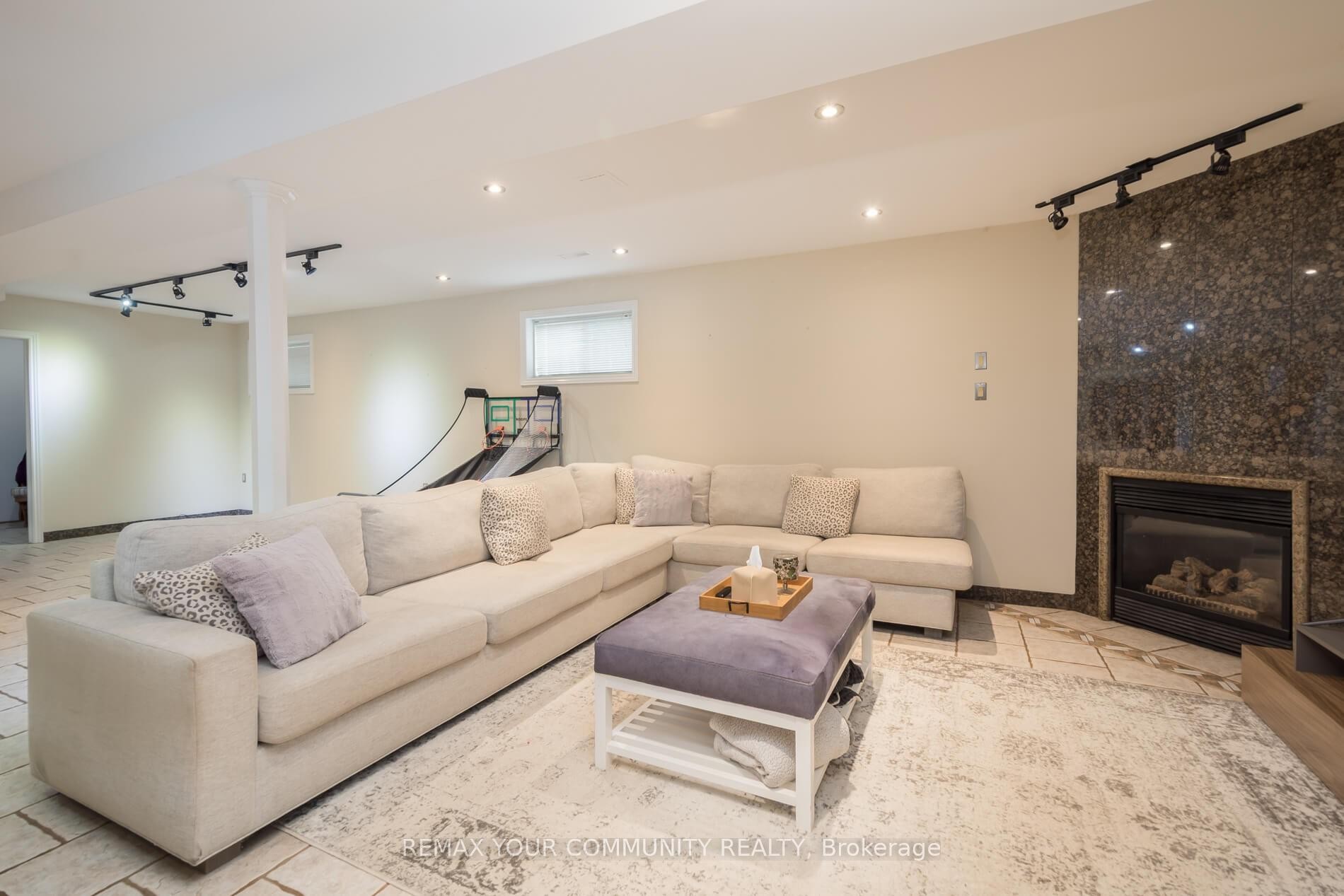 









63


Rolling Hills

Lane,
Caledon,




ON
L7E 1T8

