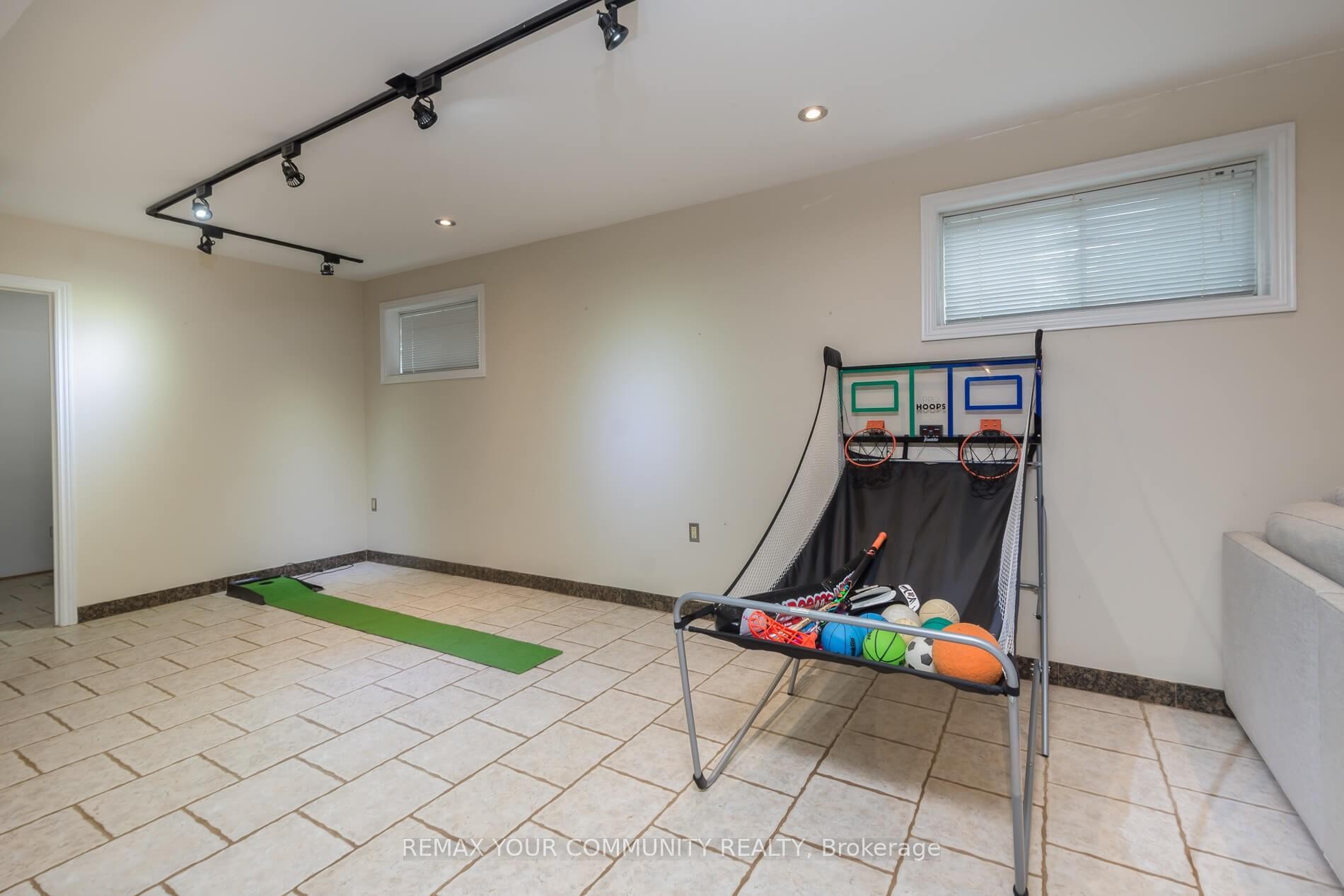 









63


Rolling Hills

Lane,
Caledon,




ON
L7E 1T8

