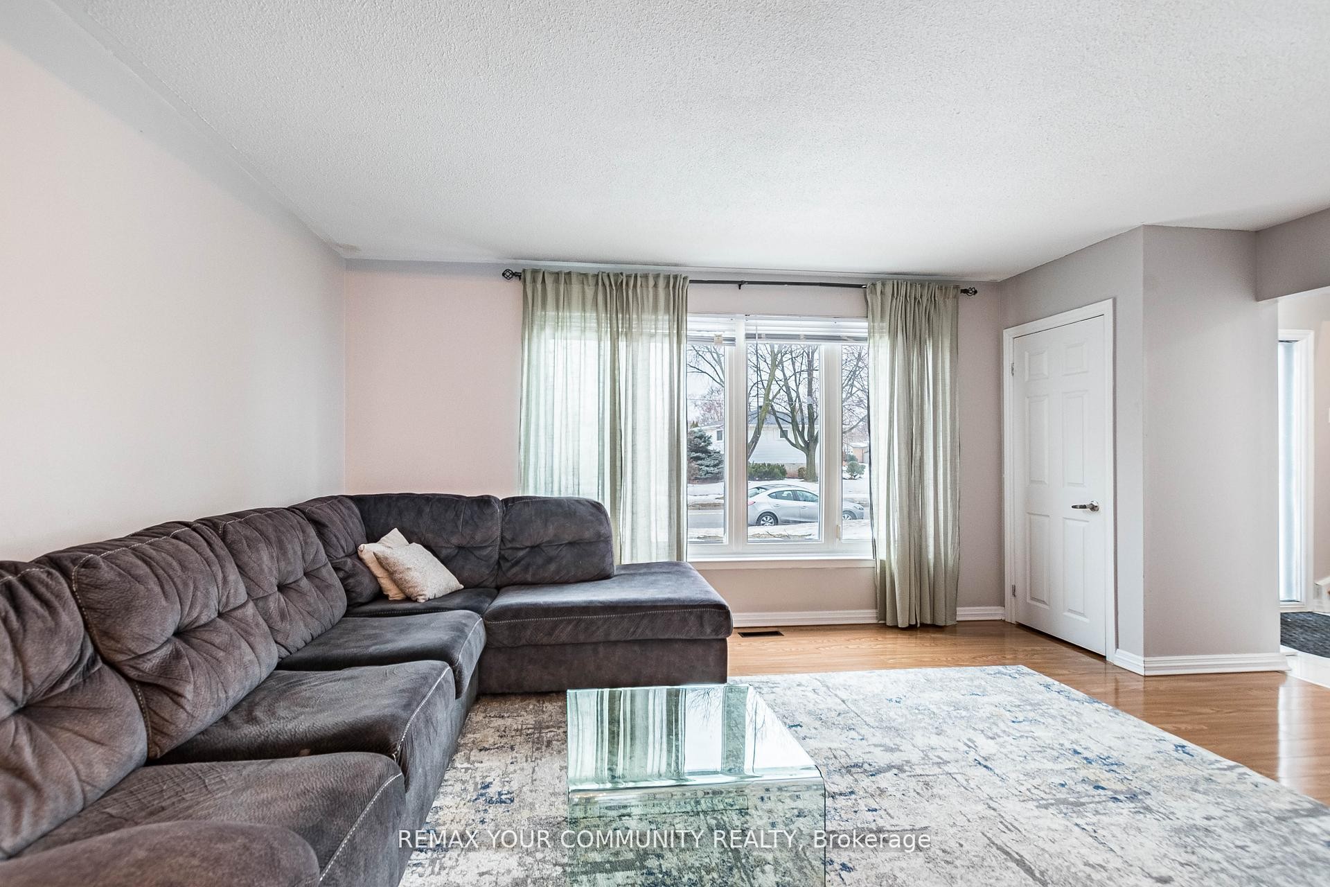 









2202


Bridge

Road,
Oakville,




ON
L6L 2G3

