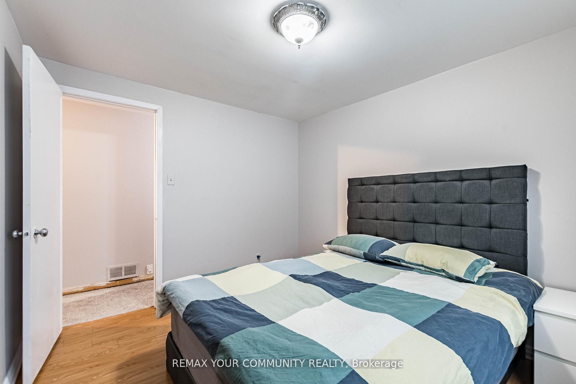 









2202


Bridge

Road,
Oakville,




ON
L6L 2G3


