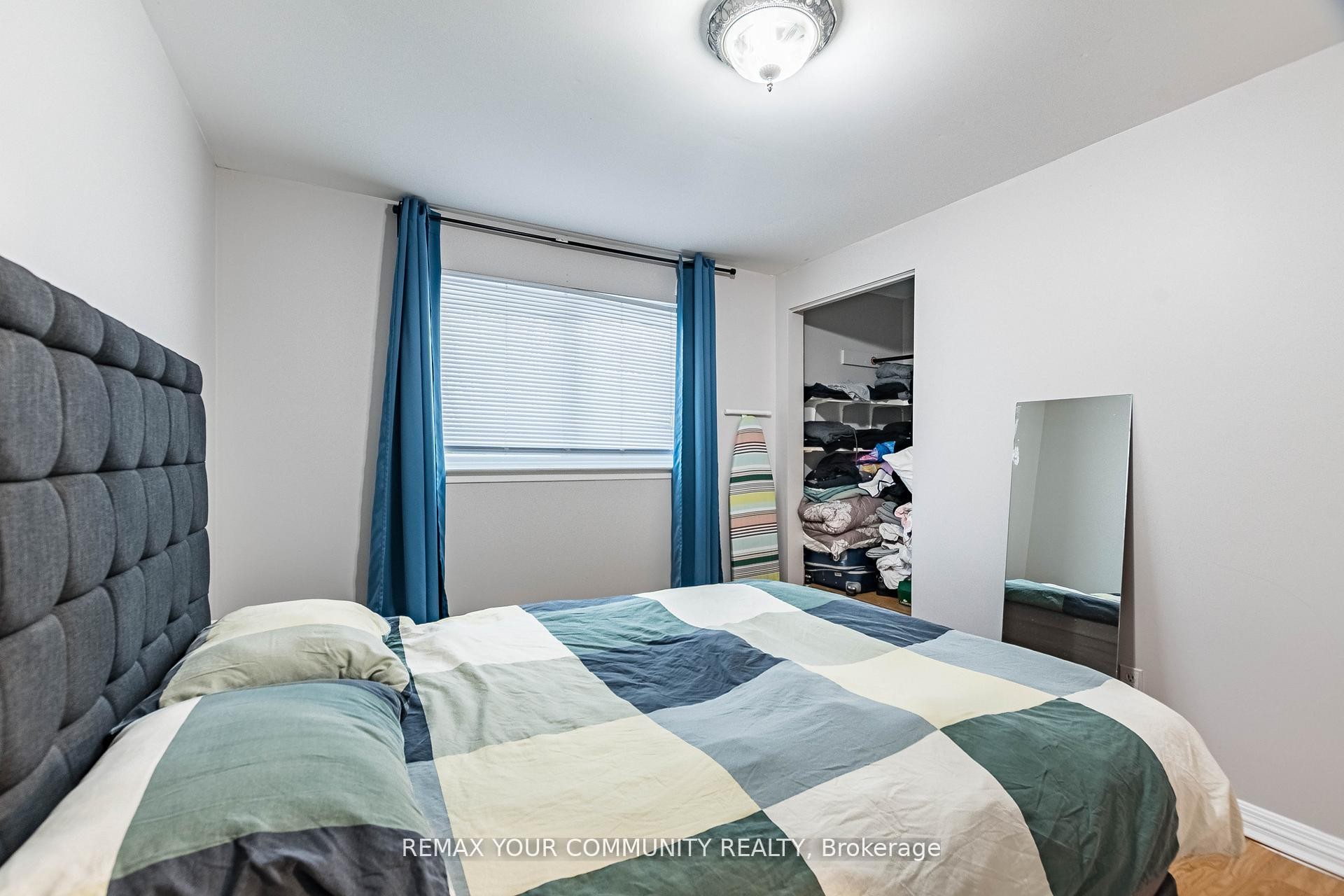 









2202


Bridge

Road,
Oakville,




ON
L6L 2G3

