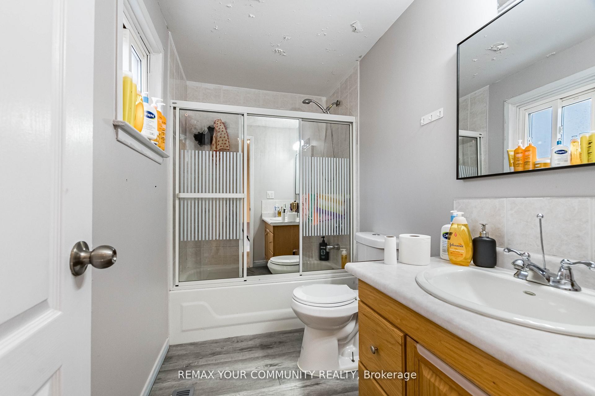 









2202


Bridge

Road,
Oakville,




ON
L6L 2G3

