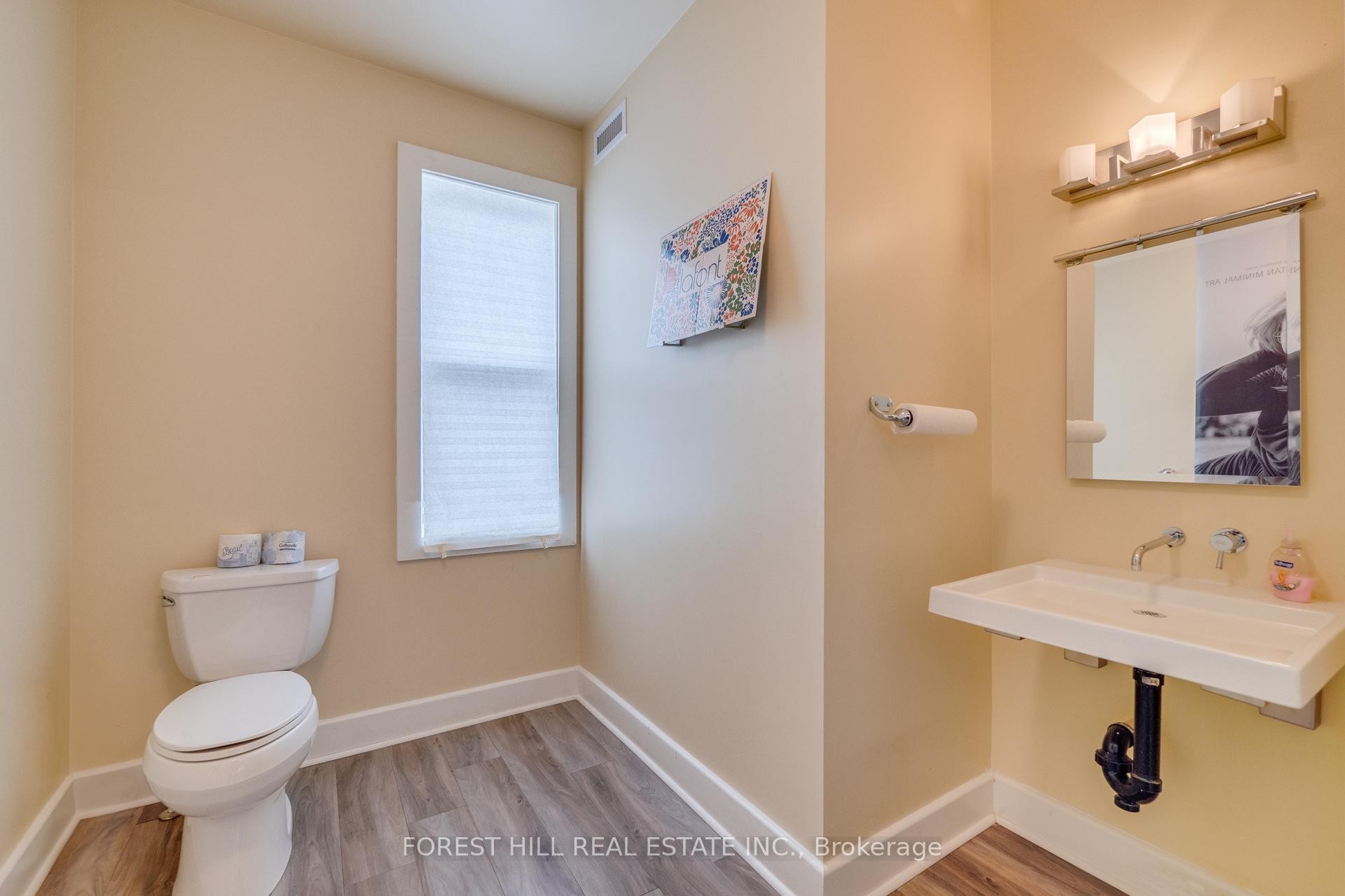 









201


Queen

Street South,
Mississauga,




ON
L5M 1L4

