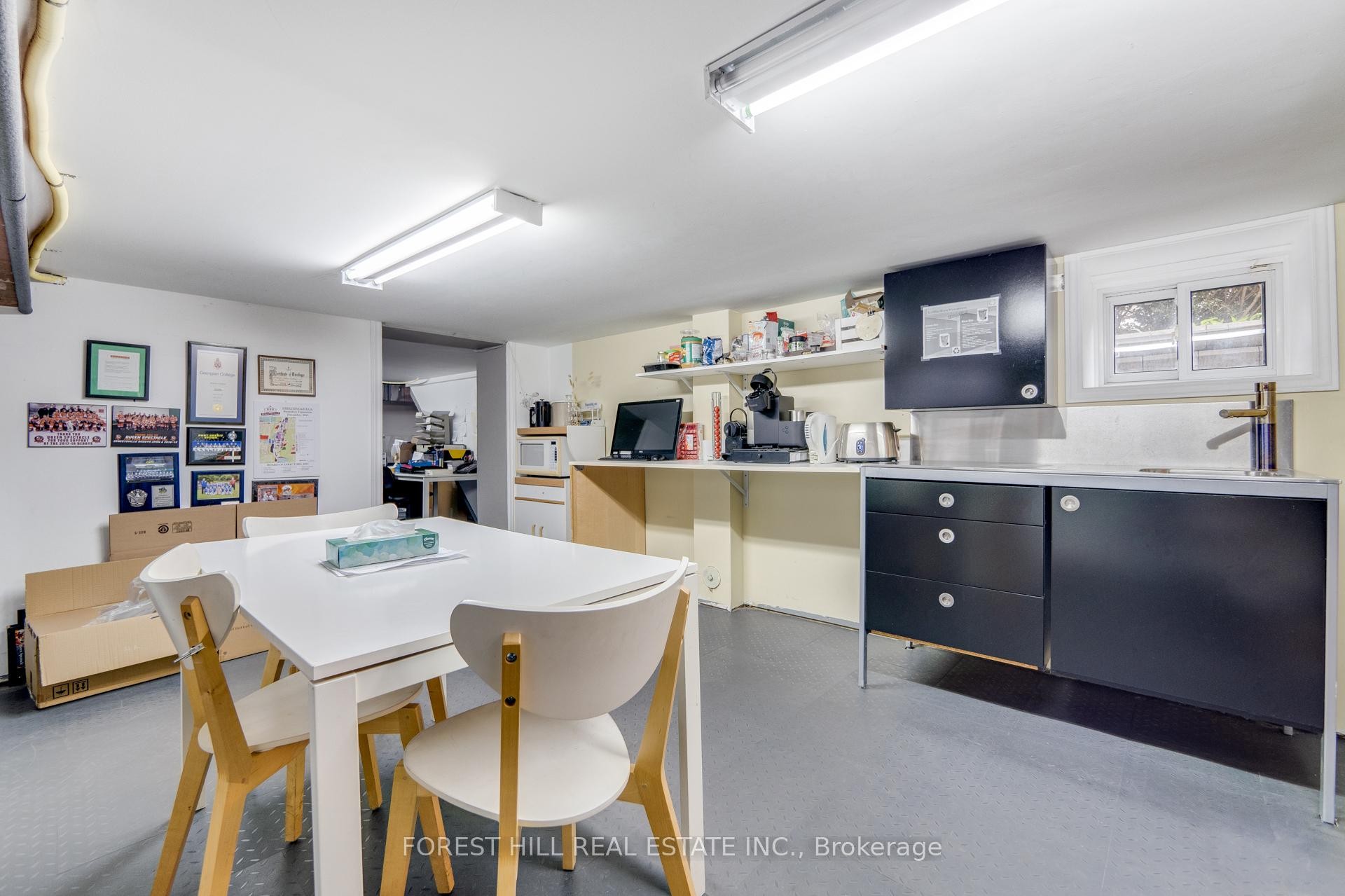 









201


Queen

Street South,
Mississauga,




ON
L5M 1L4

