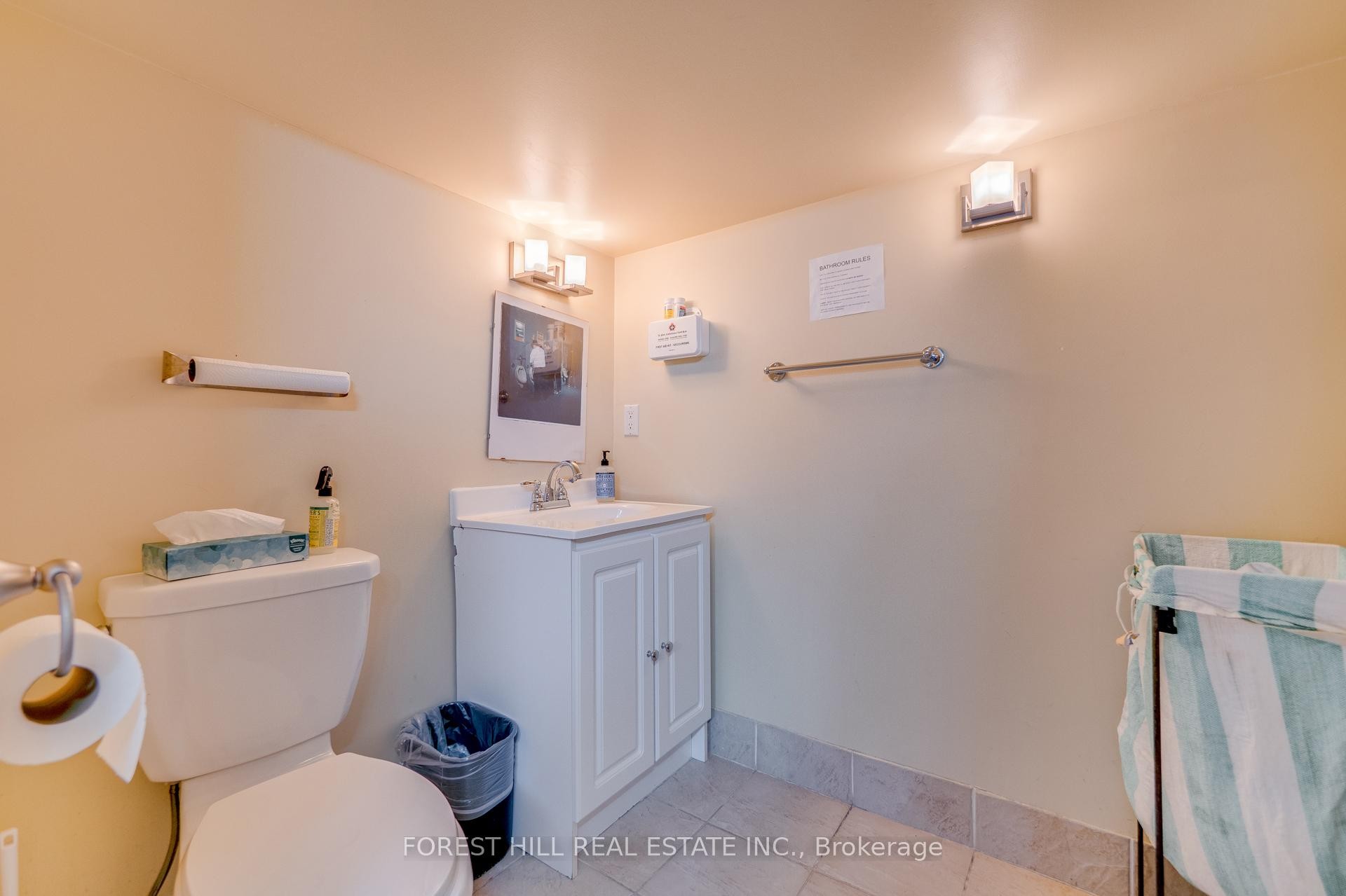 









201


Queen

Street South,
Mississauga,




ON
L5M 1L4

