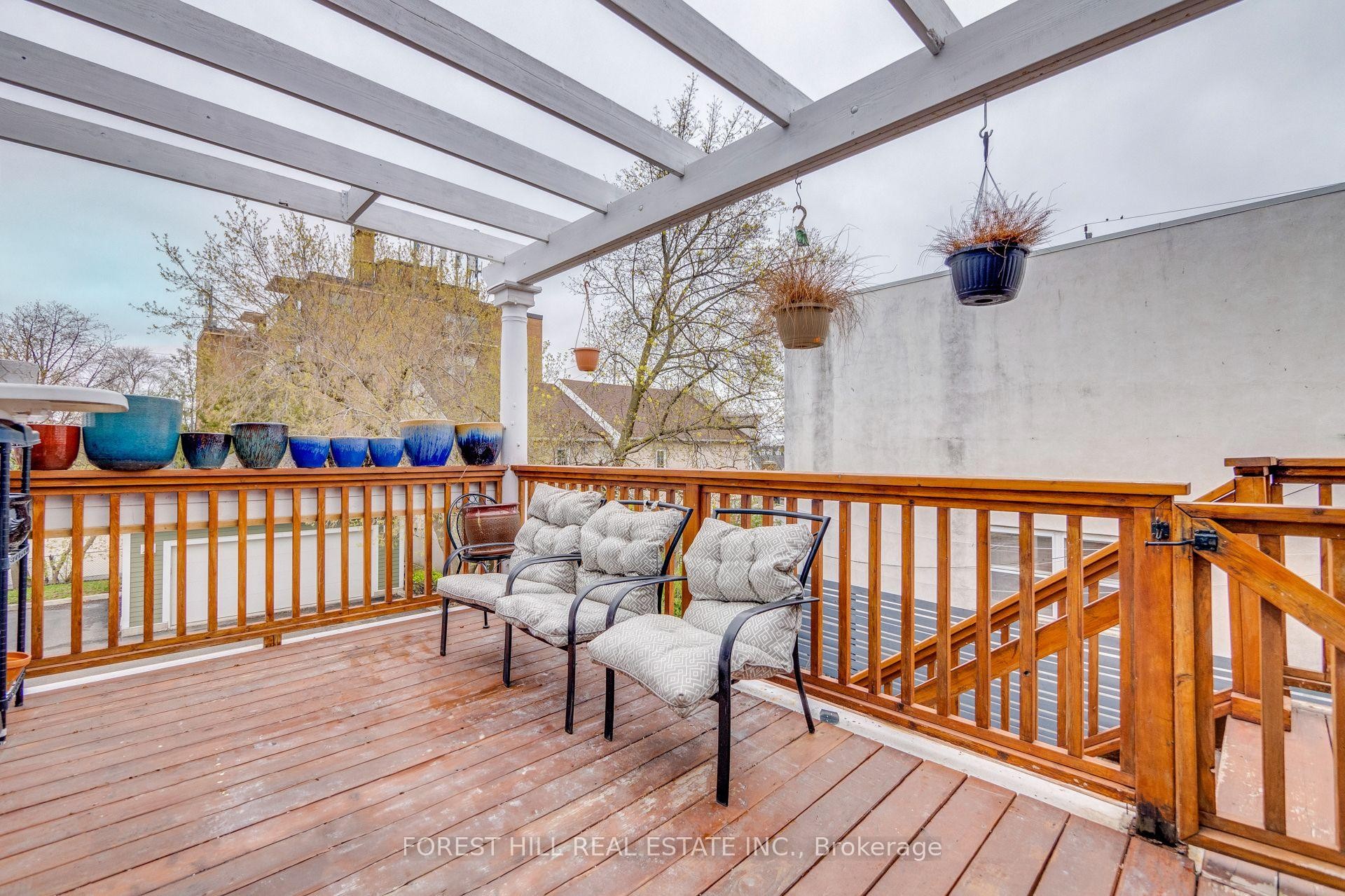 









201


Queen

Street South,
Mississauga,




ON
L5M 1L4

