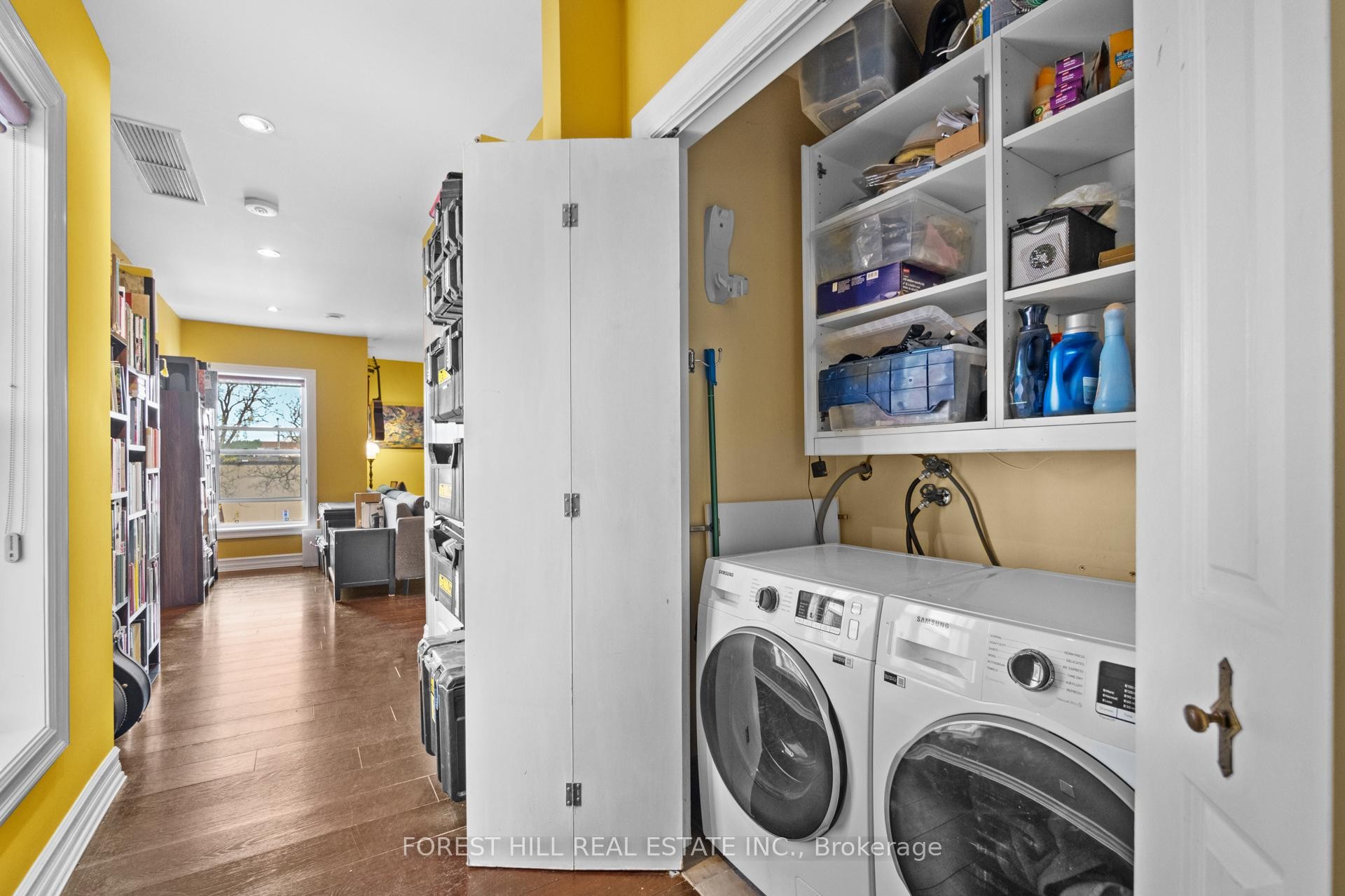 









201


Queen

Street South,
Mississauga,




ON
L5M 1L4

