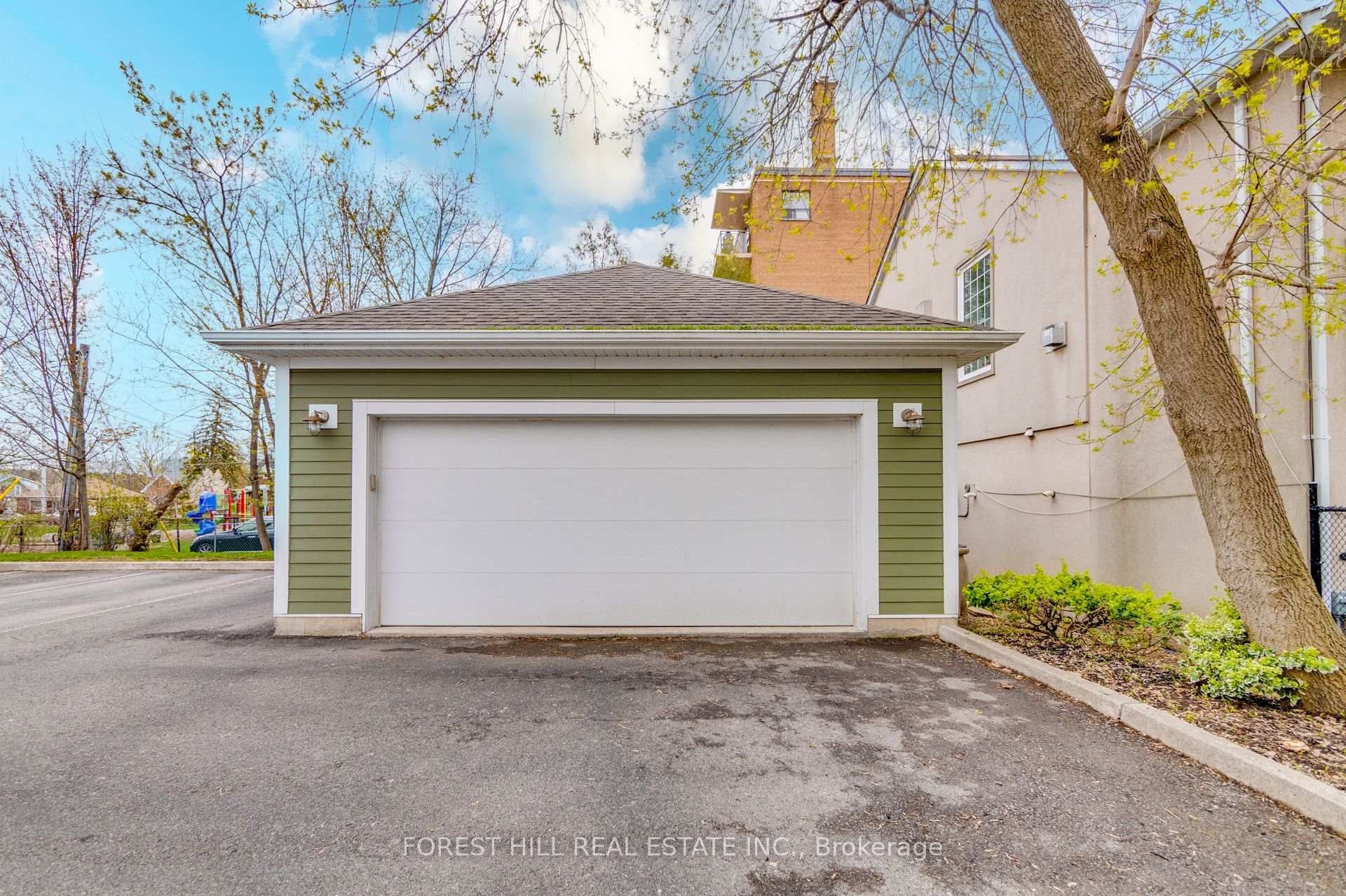 









201


Queen

Street South,
Mississauga,




ON
L5M 1L4

