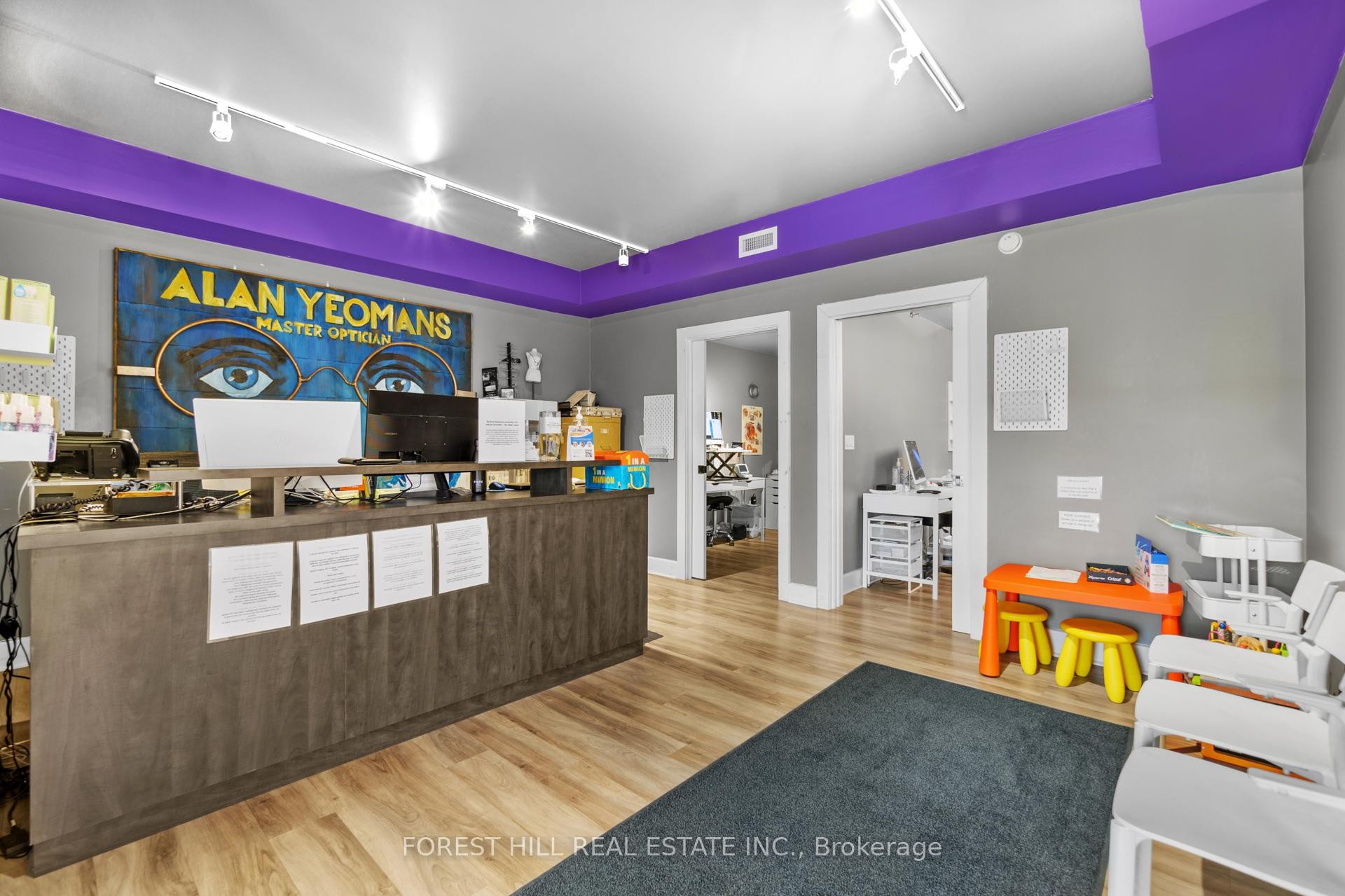 









201


Queen

Street South,
Mississauga,




ON
L5M 1L4

