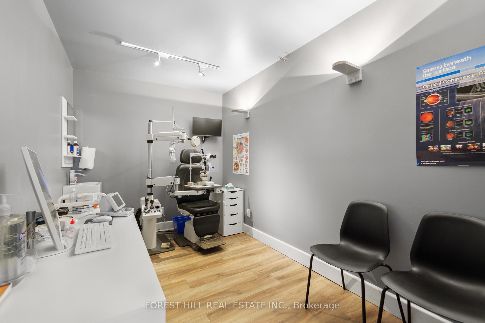 









201


Queen

Street South,
Mississauga,




ON
L5M 1L4

