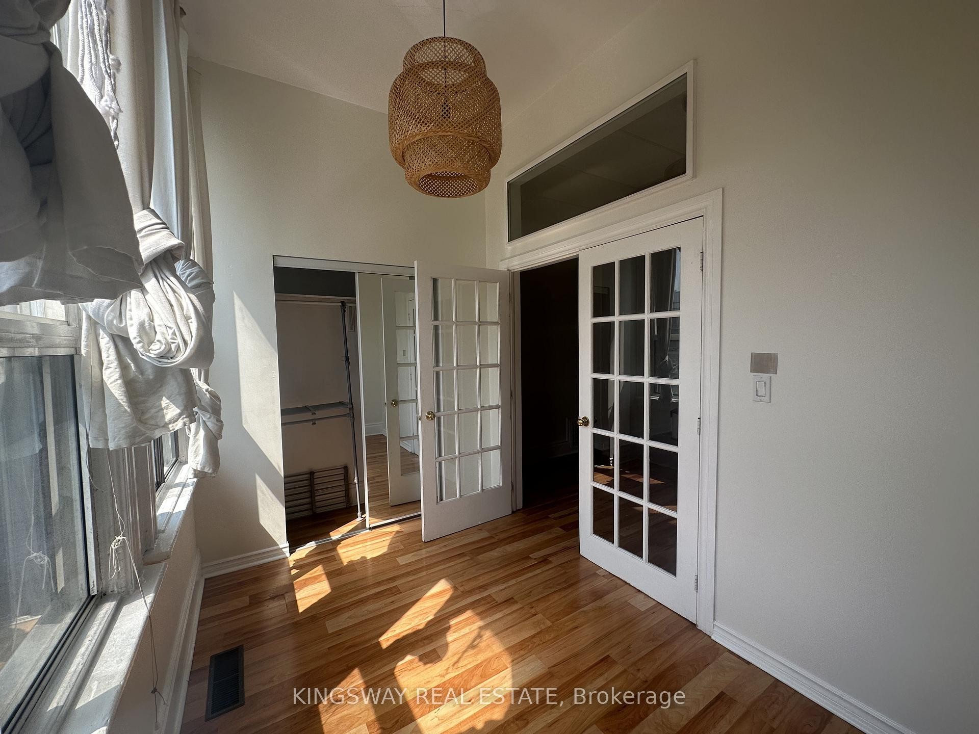 









1504


Queen

Street West, 2A,
Toronto,




ON
M6R 1A4


