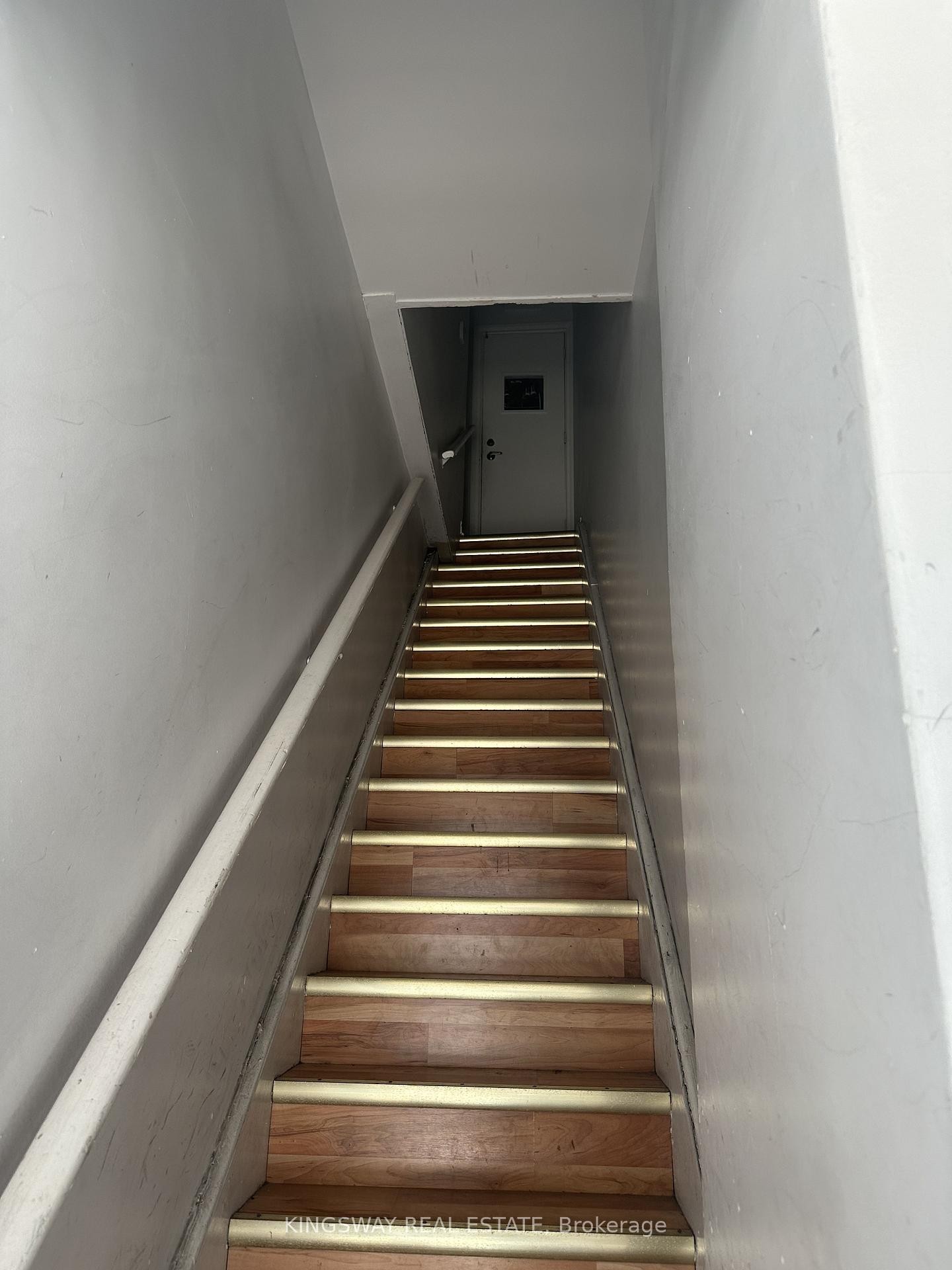 









1504


Queen

Street West, 2A,
Toronto,




ON
M6R 1A4

