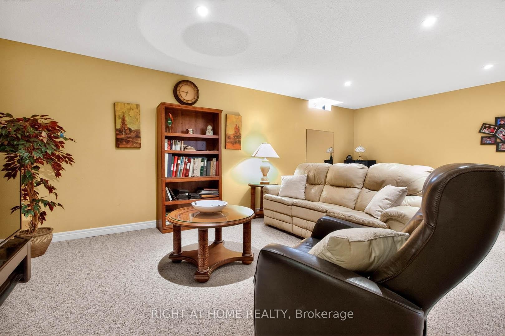 









315


Centennial Forest

Drive,
Milton,




ON
L9T 5X4

