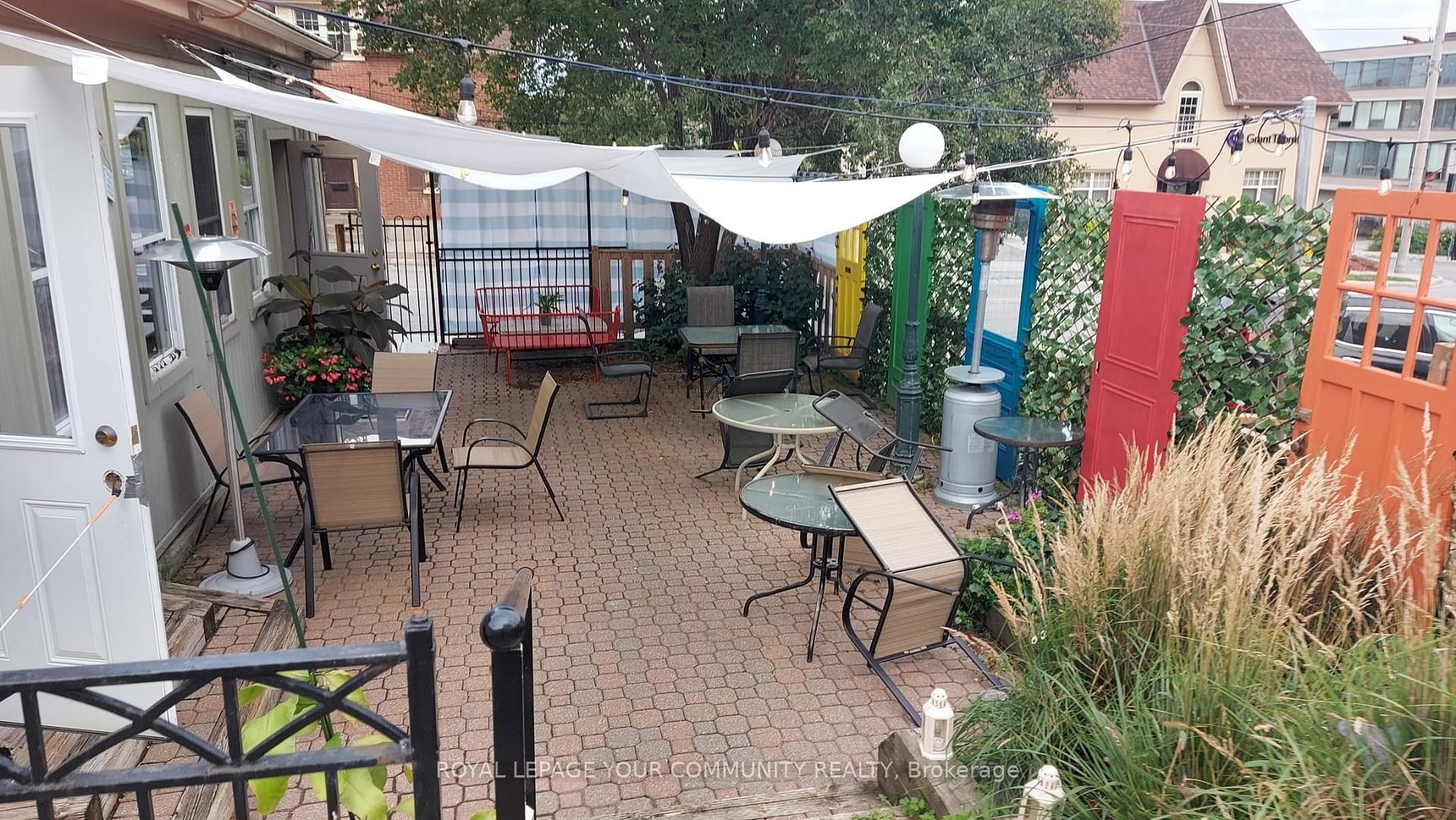 









373


Queen

Street,
Peterborough,




ON
K9H 3J7

