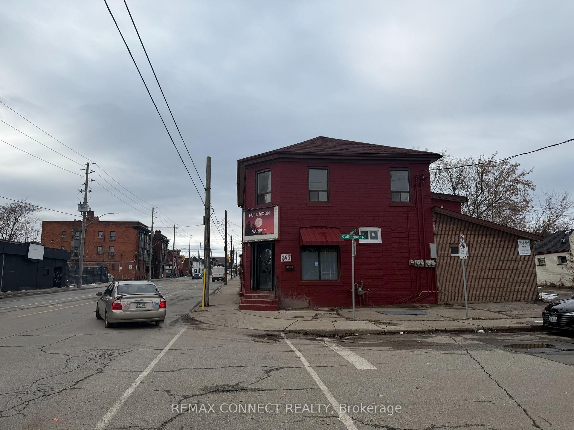 









267


Catharine

Street North, Unit 3,
Hamilton,




ON
L8L 4S8

