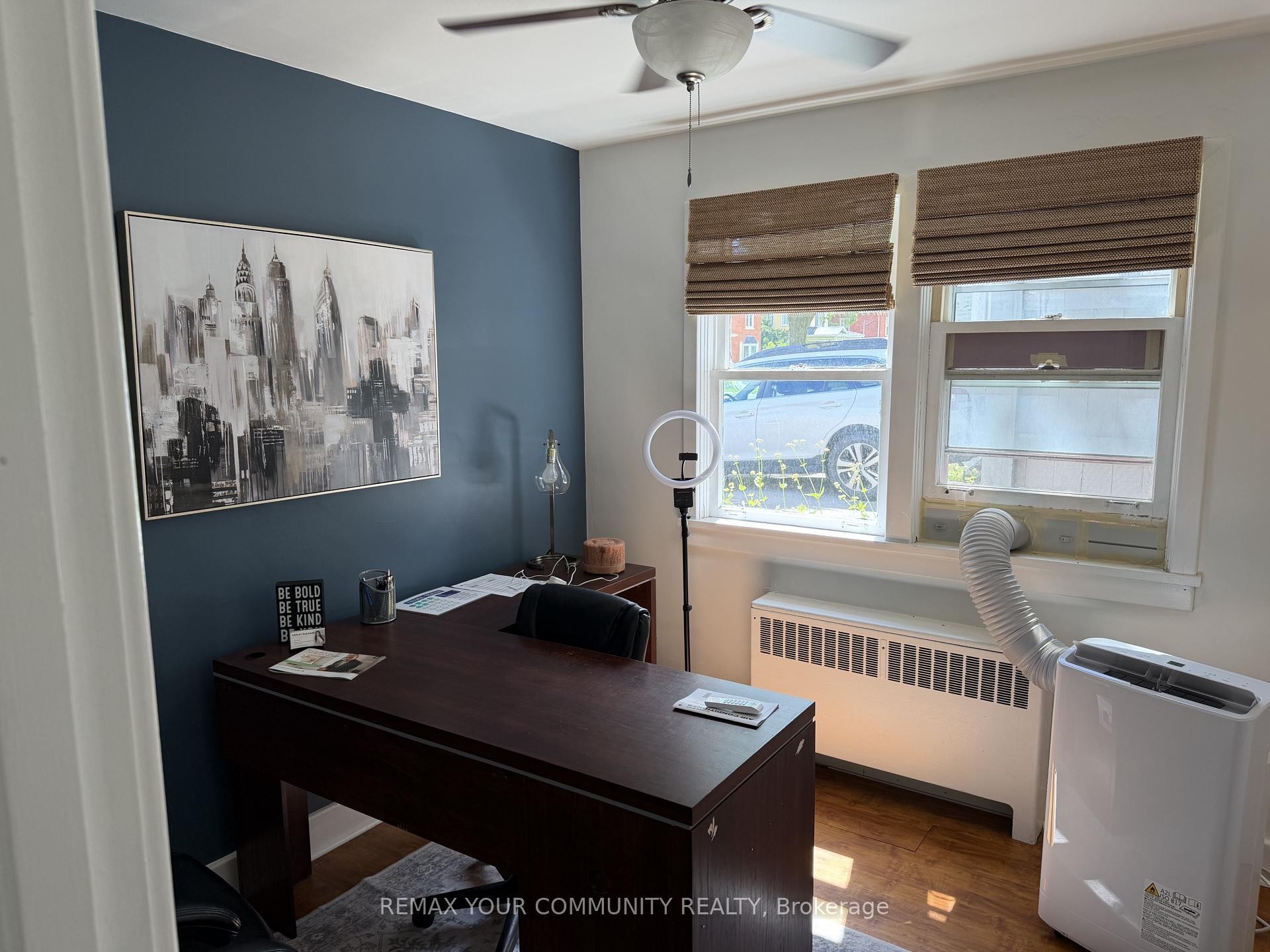 









100


Victoria

Avenue,
Belleville,




ON
K8N 2A5

