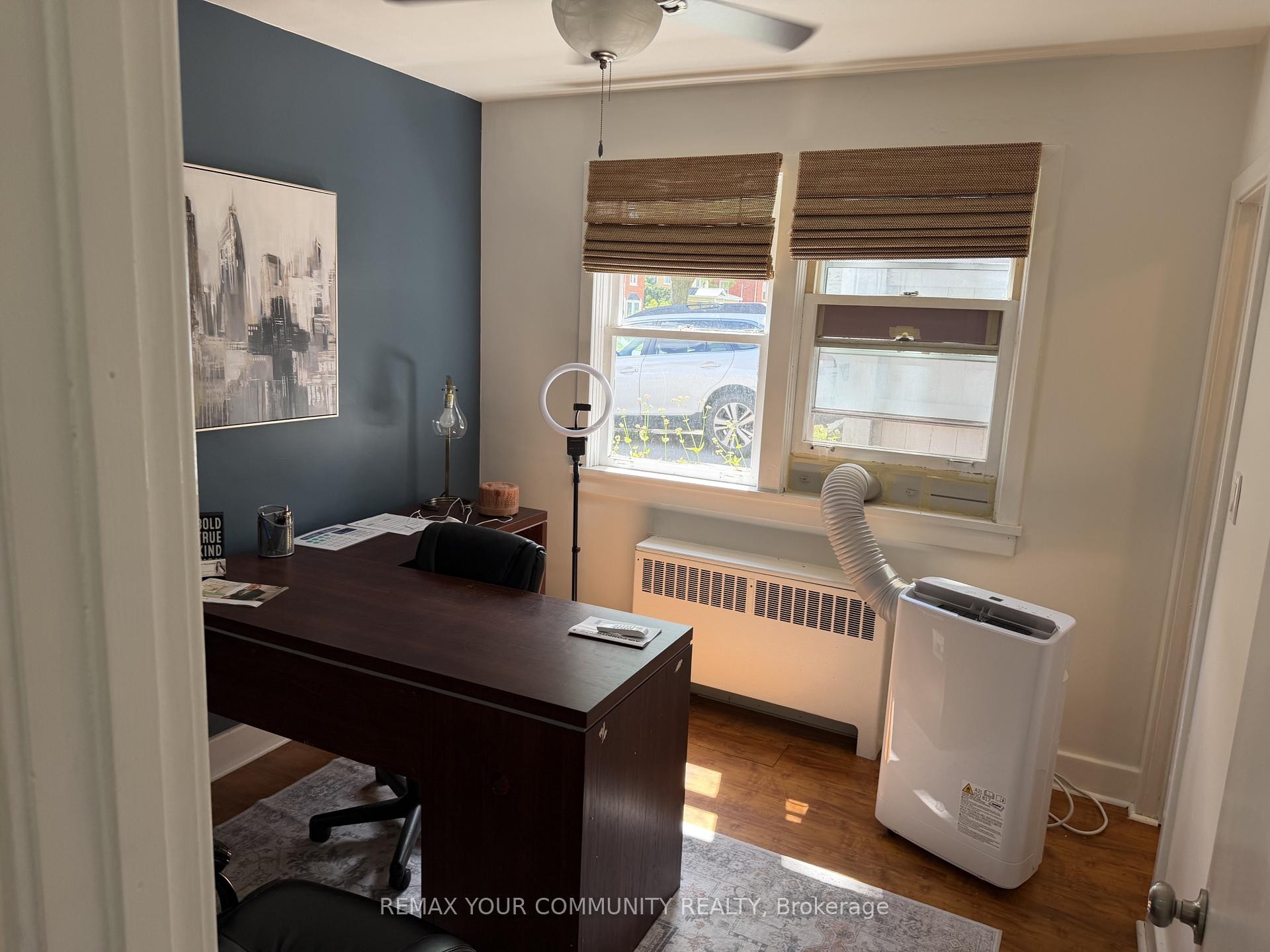 









100


Victoria

Avenue,
Belleville,




ON
K8N 2A5

