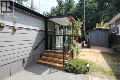 A great storage shed with ramp is included in the sale!
