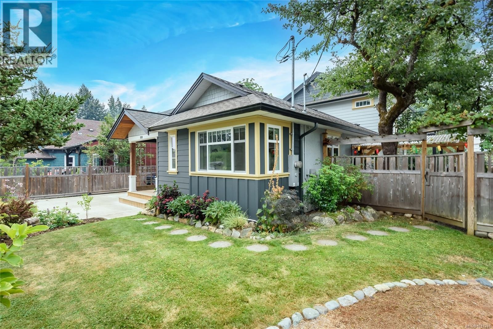 












332 2nd St

,
Courtenay,




British Columbia
V9N1B8

