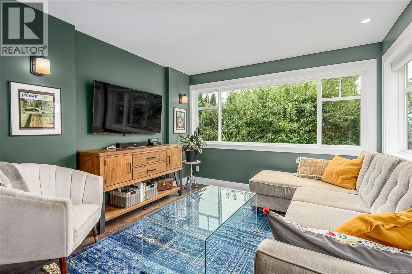 












332 2nd St

,
Courtenay,




British Columbia
V9N1B8


