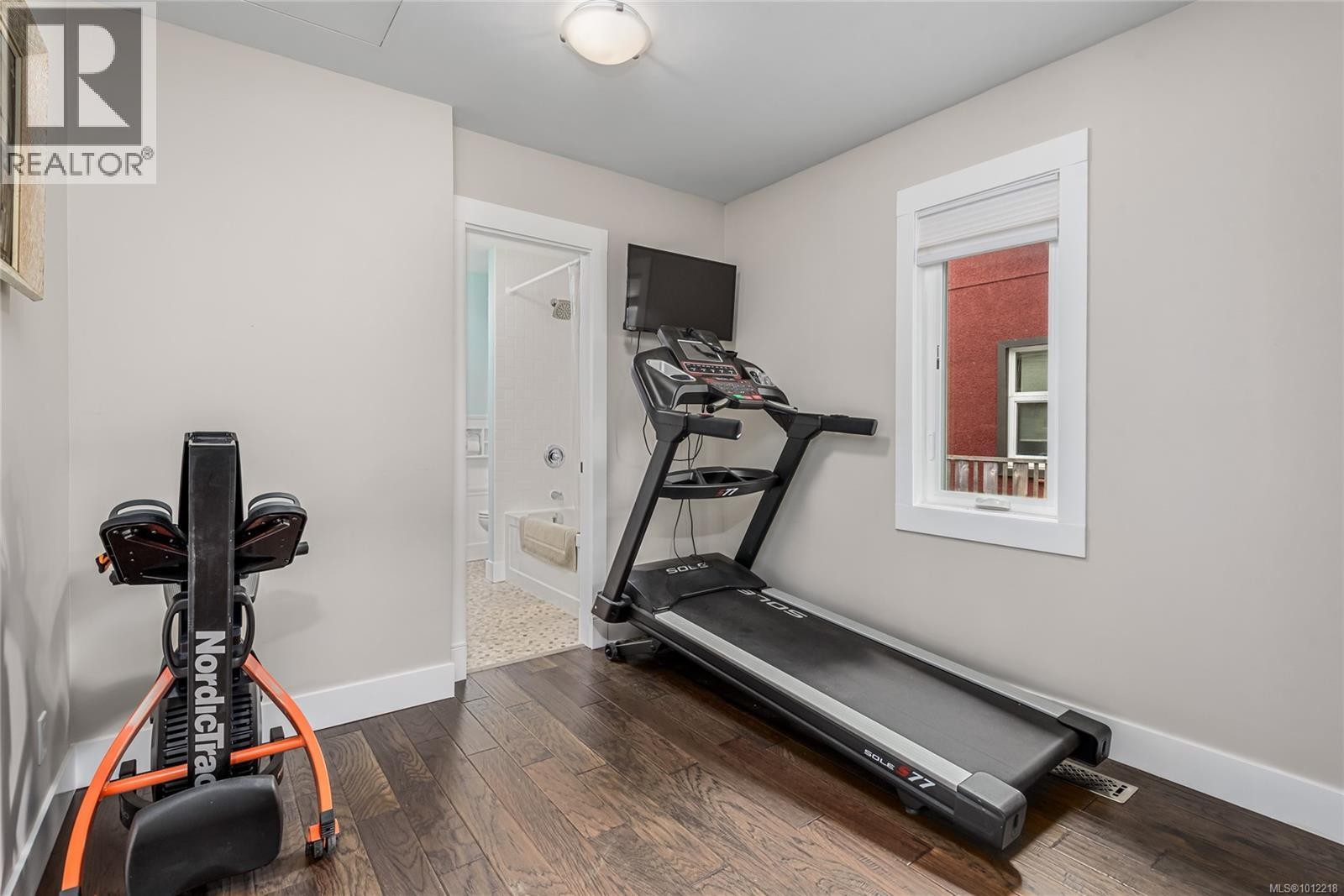 












332 2nd St

,
Courtenay,




British Columbia
V9N1B8

