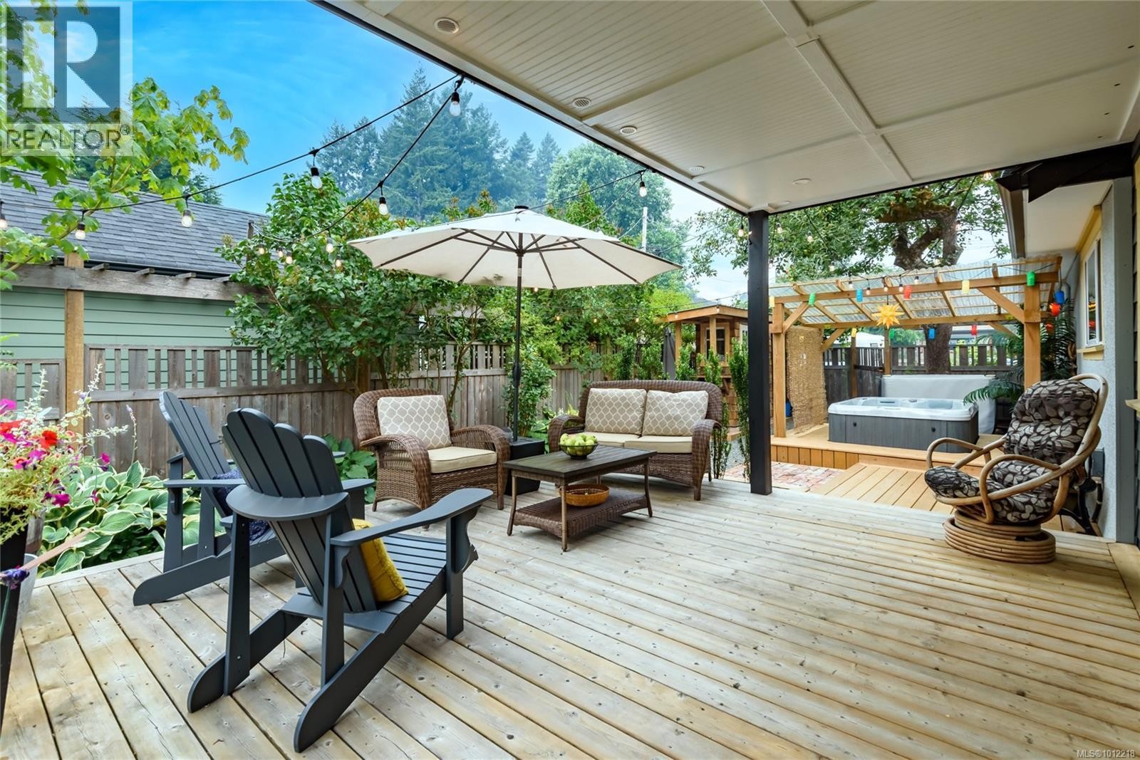












332 2nd St

,
Courtenay,




British Columbia
V9N1B8

