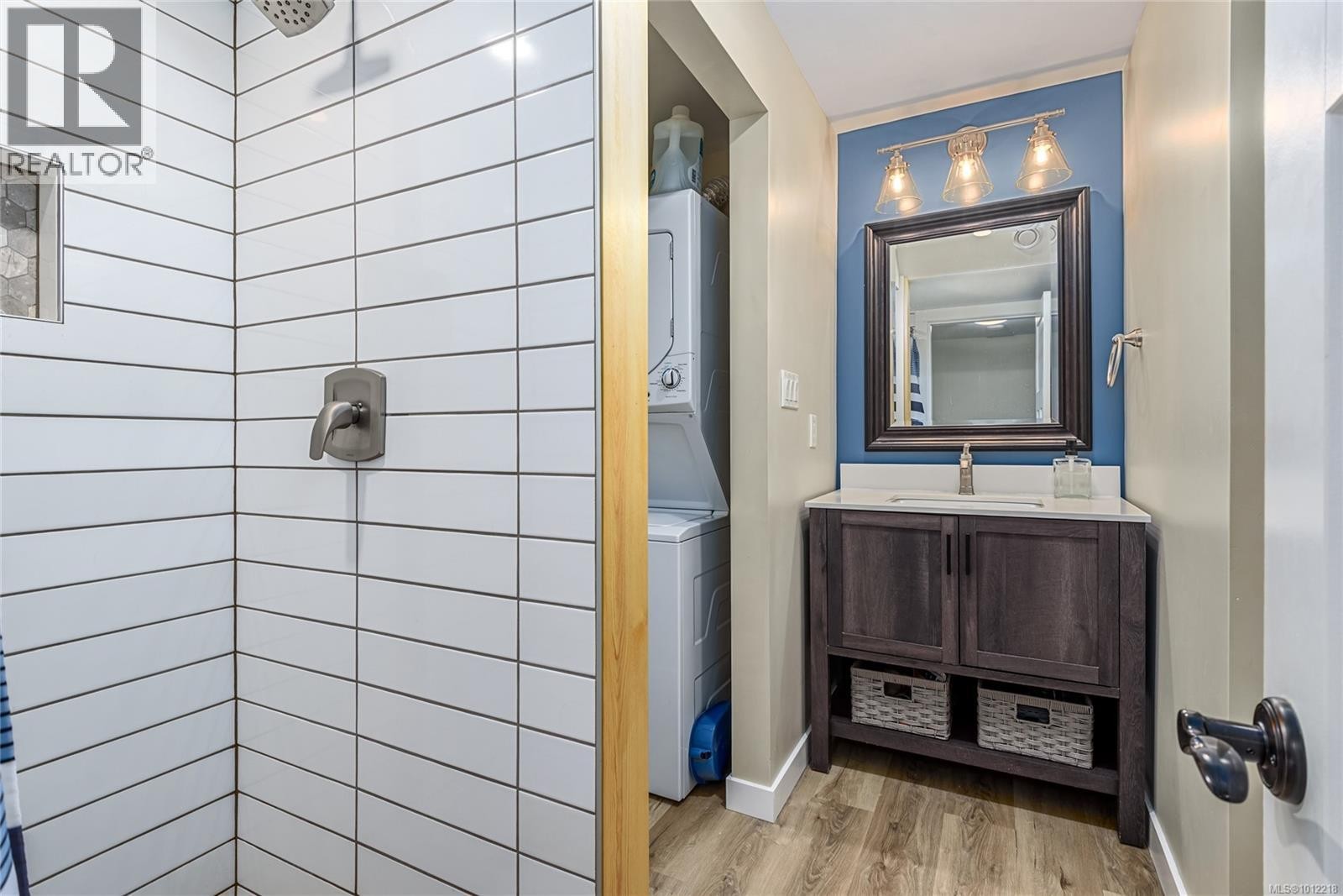 












332 2nd St

,
Courtenay,




British Columbia
V9N1B8

