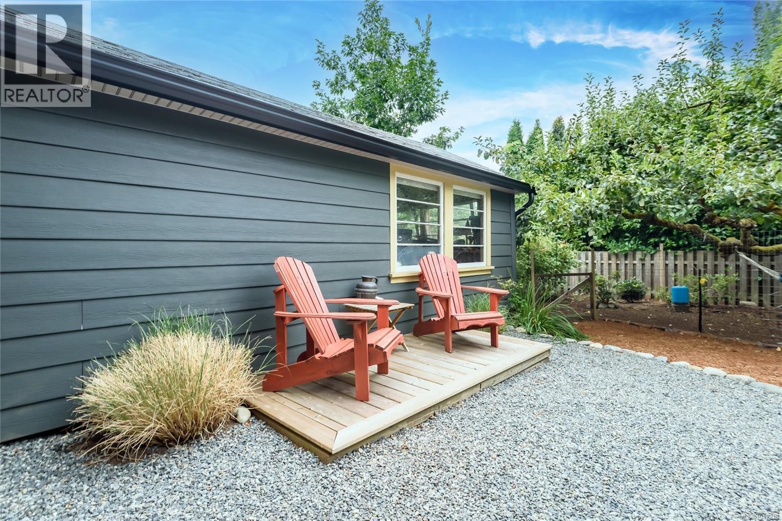 












332 2nd St

,
Courtenay,




British Columbia
V9N1B8

