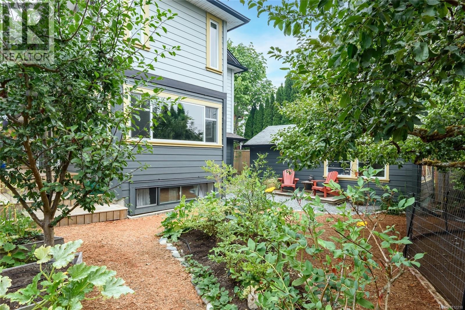 












332 2nd St

,
Courtenay,




British Columbia
V9N1B8


