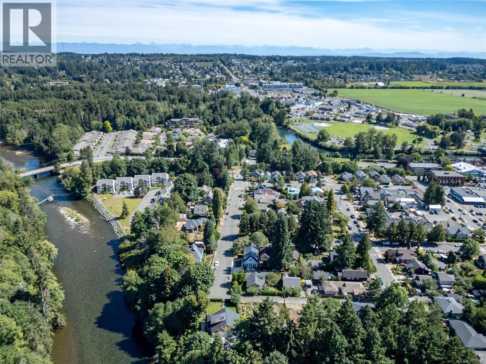












332 2nd St

,
Courtenay,




British Columbia
V9N1B8

