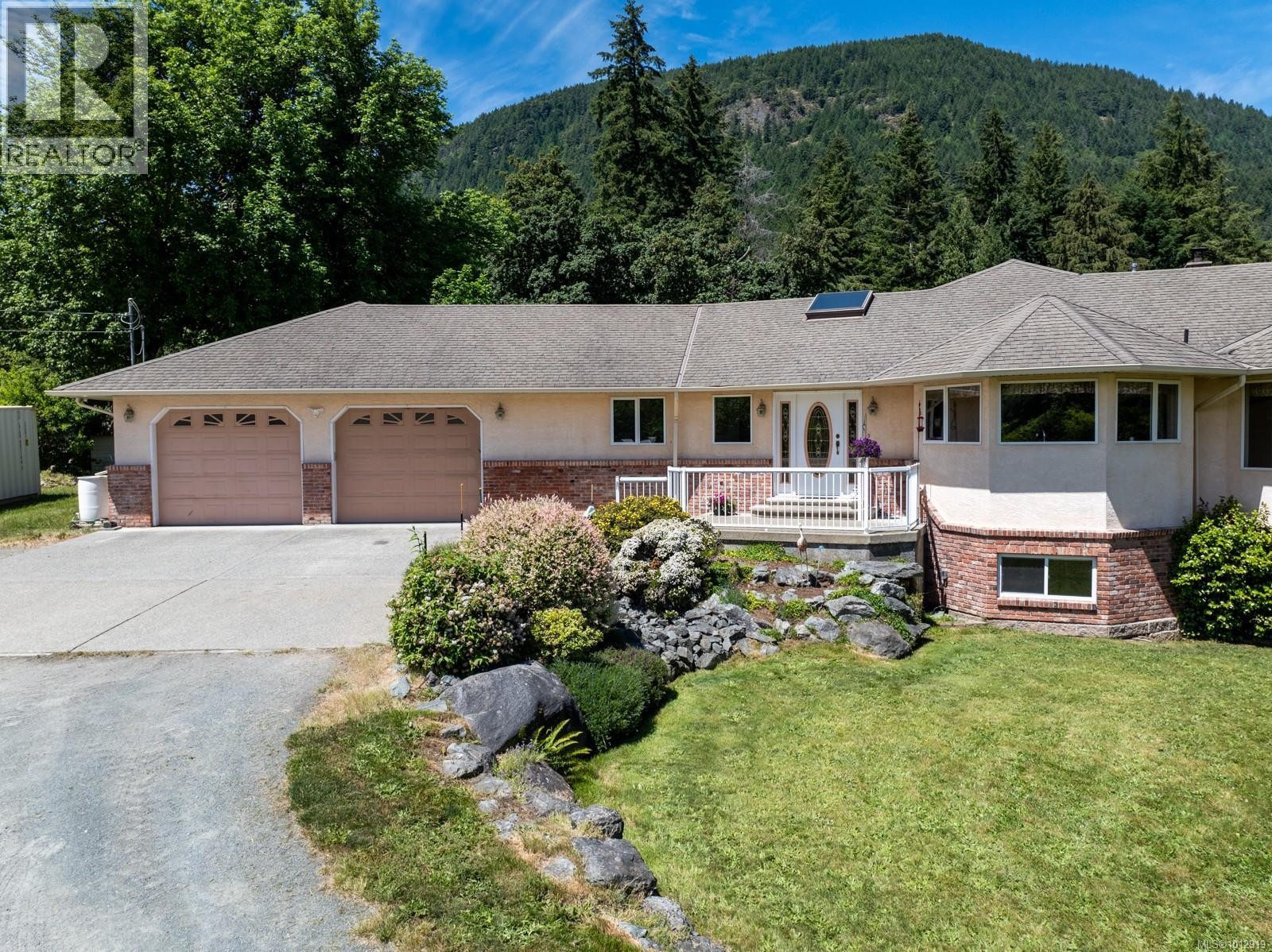 












7028 Westholme Rd

,
Westholme,




British Columbia
V9L6B4

