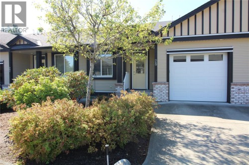Welcome home to Unit 28 at Applewood Estates
