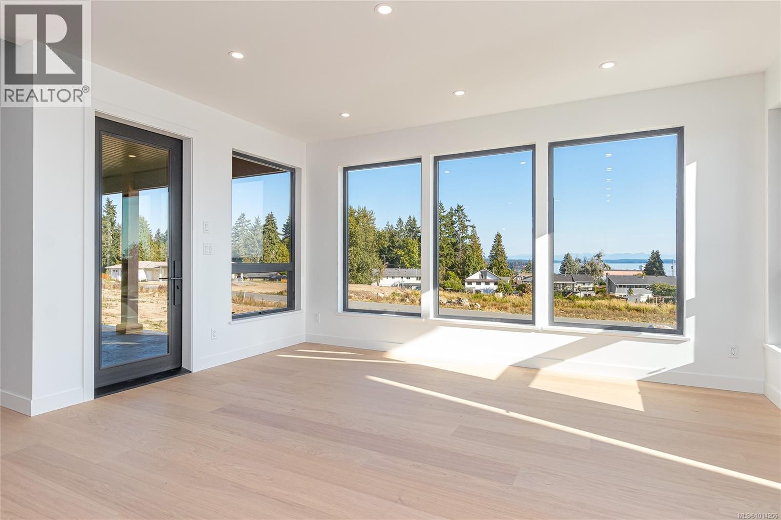 












10928 Grandview Rd

,
Saltair,




British Columbia
V9G1Z7

