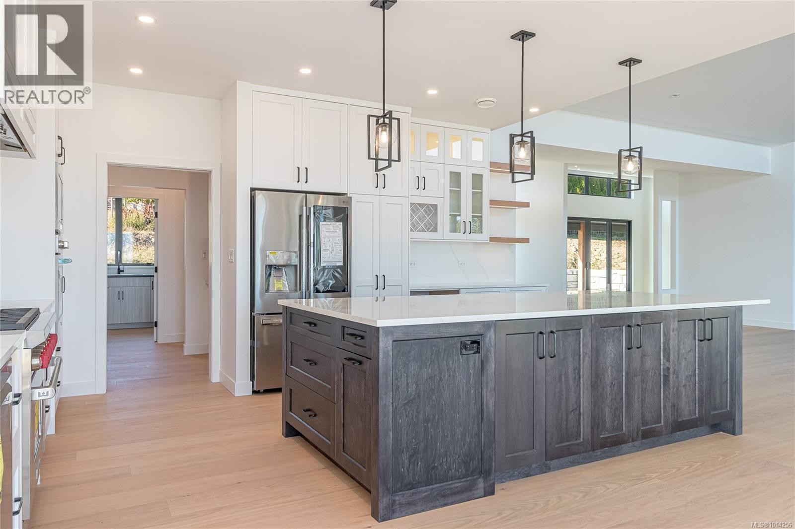 












10928 Grandview Rd

,
Saltair,




British Columbia
V9G1Z7

