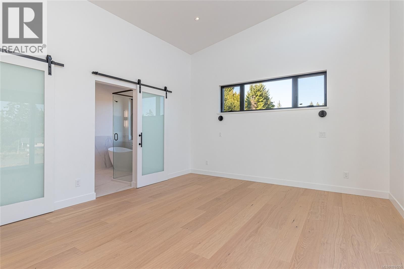 












10928 Grandview Rd

,
Saltair,




British Columbia
V9G1Z7

