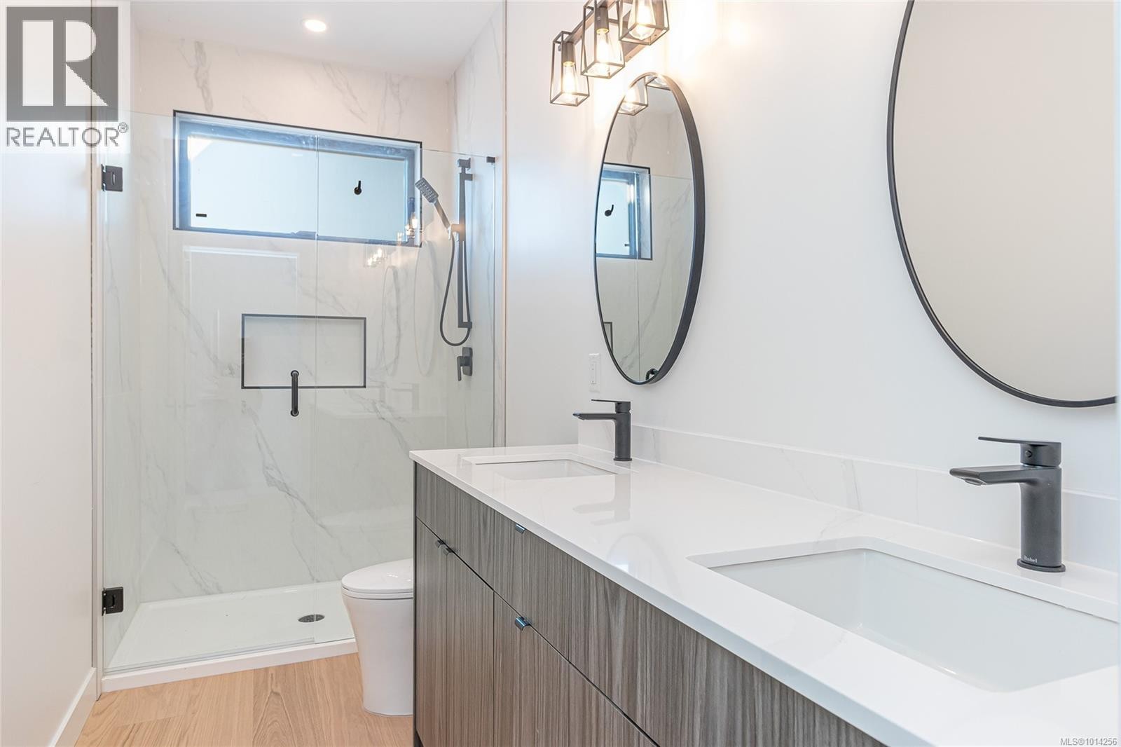 












10928 Grandview Rd

,
Saltair,




British Columbia
V9G1Z7

