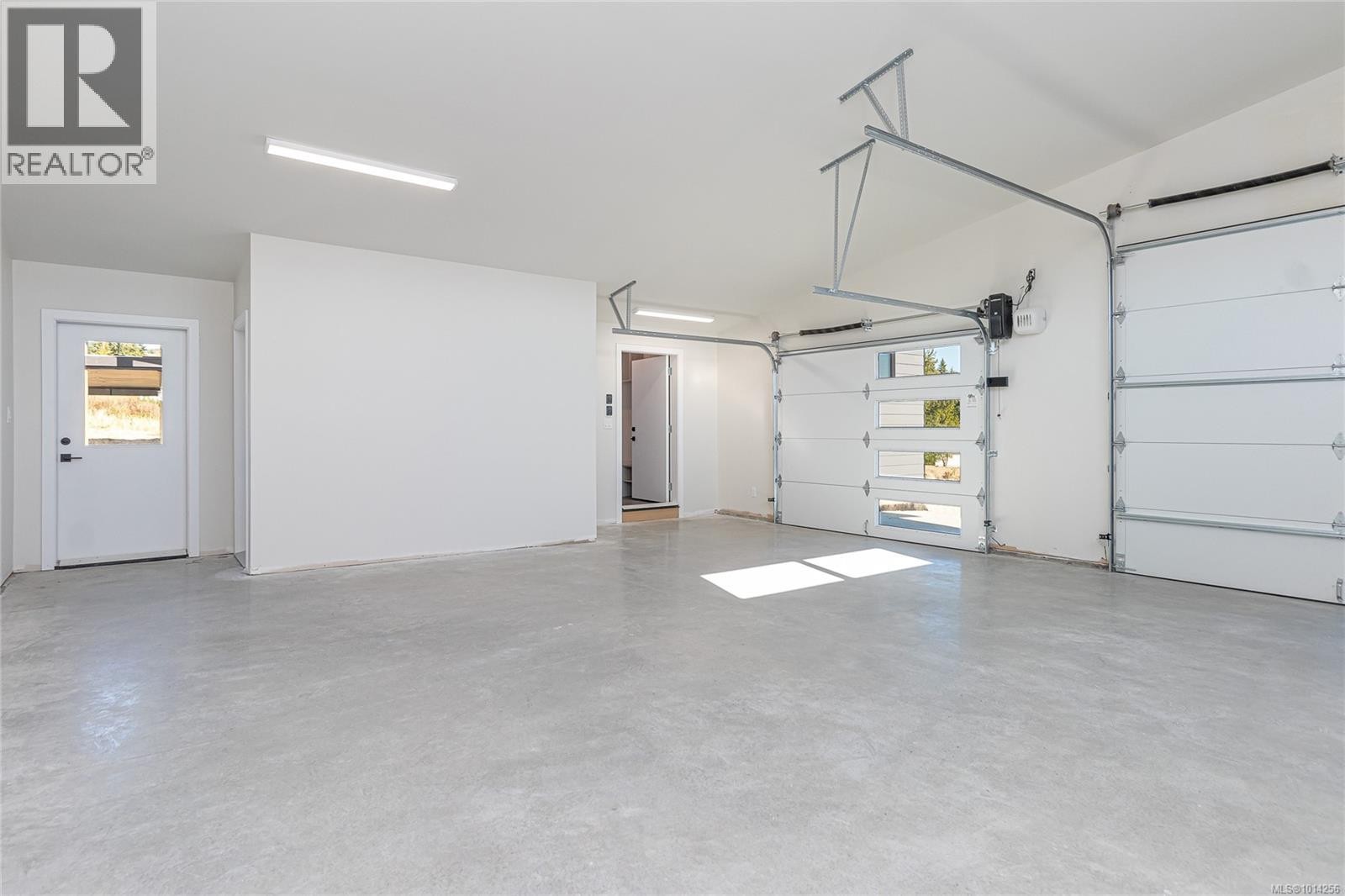 












10928 Grandview Rd

,
Saltair,




British Columbia
V9G1Z7

