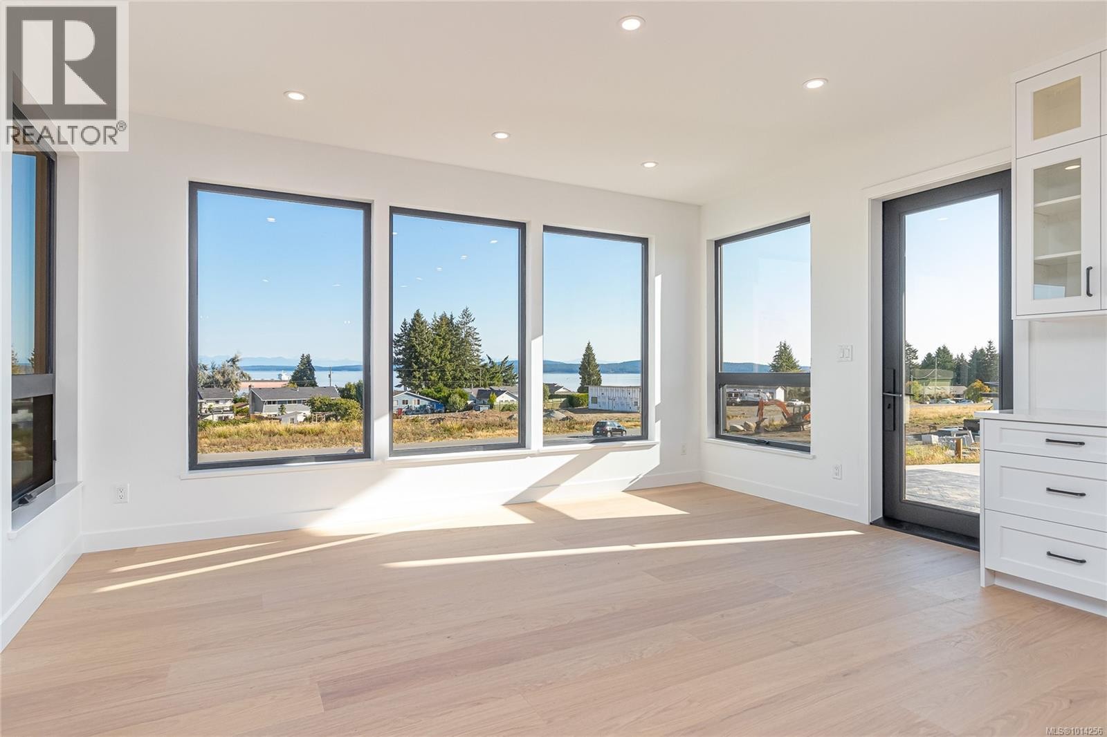 












10928 Grandview Rd

,
Saltair,




British Columbia
V9G1Z7

