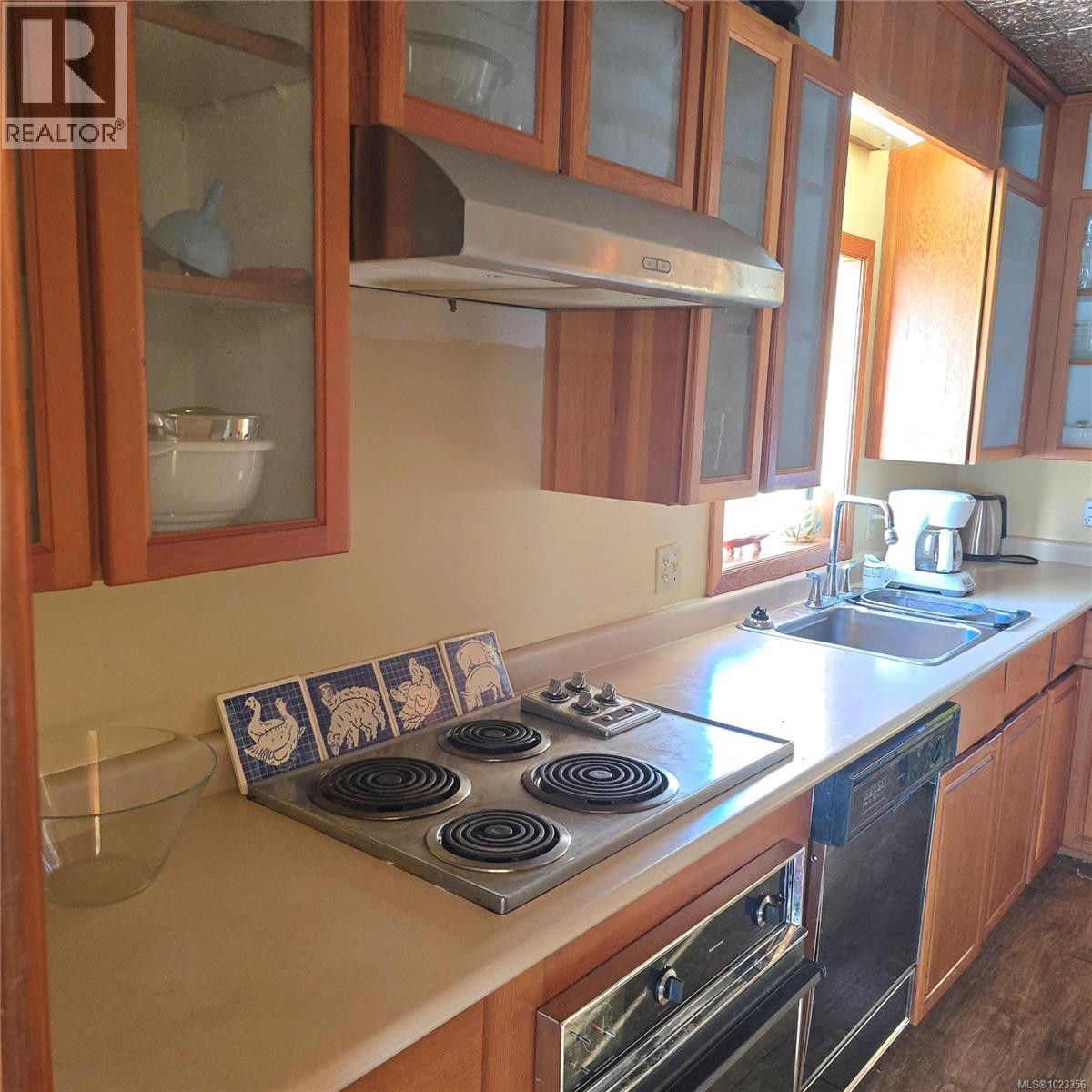 












220 1ST St

,
Sointula,




British Columbia
V0N3E0

