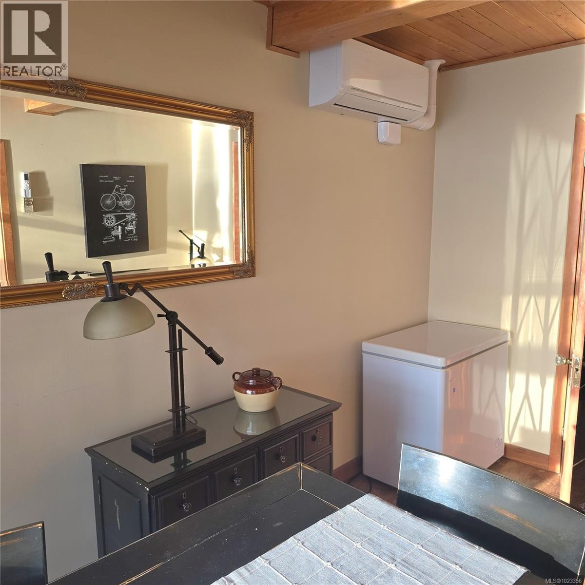 












220 1ST St

,
Sointula,




British Columbia
V0N3E0

