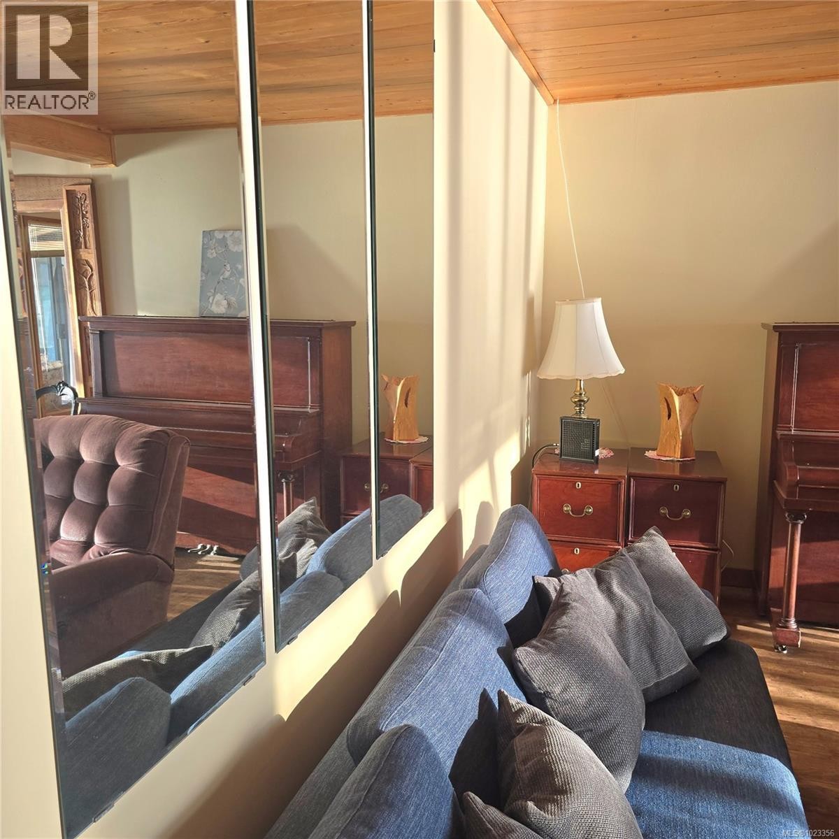 












220 1ST St

,
Sointula,




British Columbia
V0N3E0


