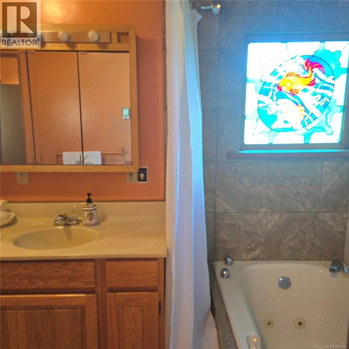 












220 1ST St

,
Sointula,




British Columbia
V0N3E0

