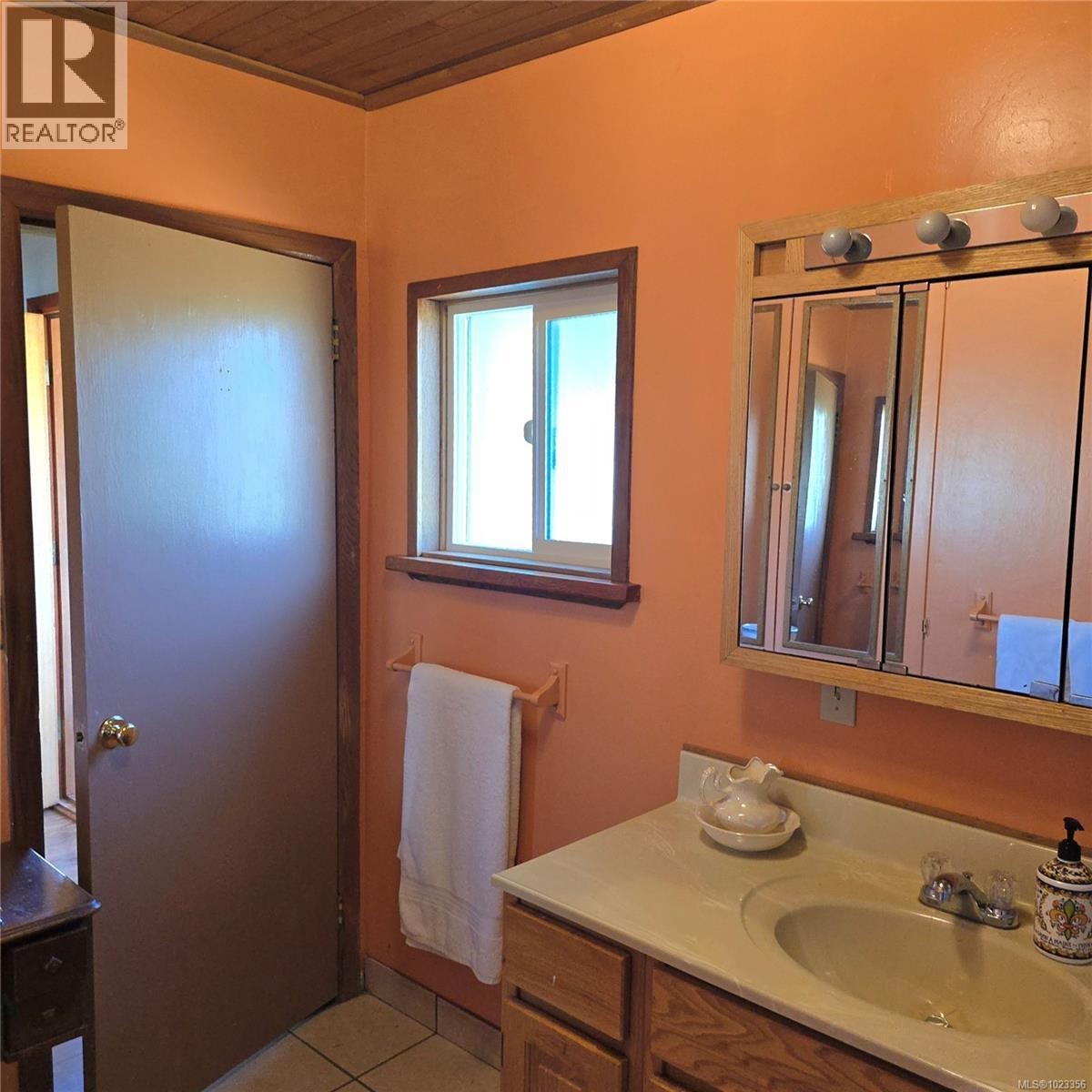 












220 1ST St

,
Sointula,




British Columbia
V0N3E0


