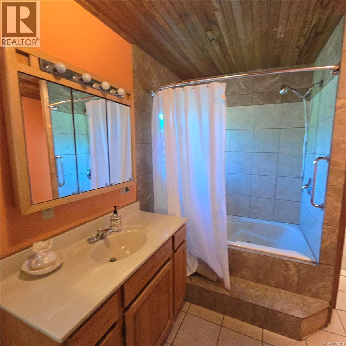 












220 1ST St

,
Sointula,




British Columbia
V0N3E0

