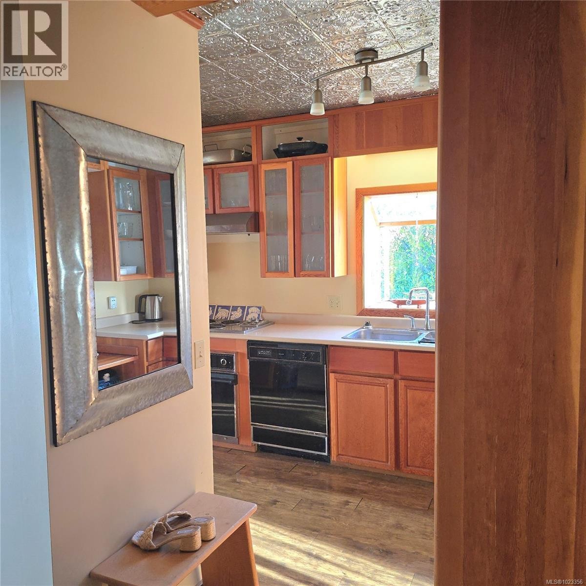 












220 1ST St

,
Sointula,




British Columbia
V0N3E0


