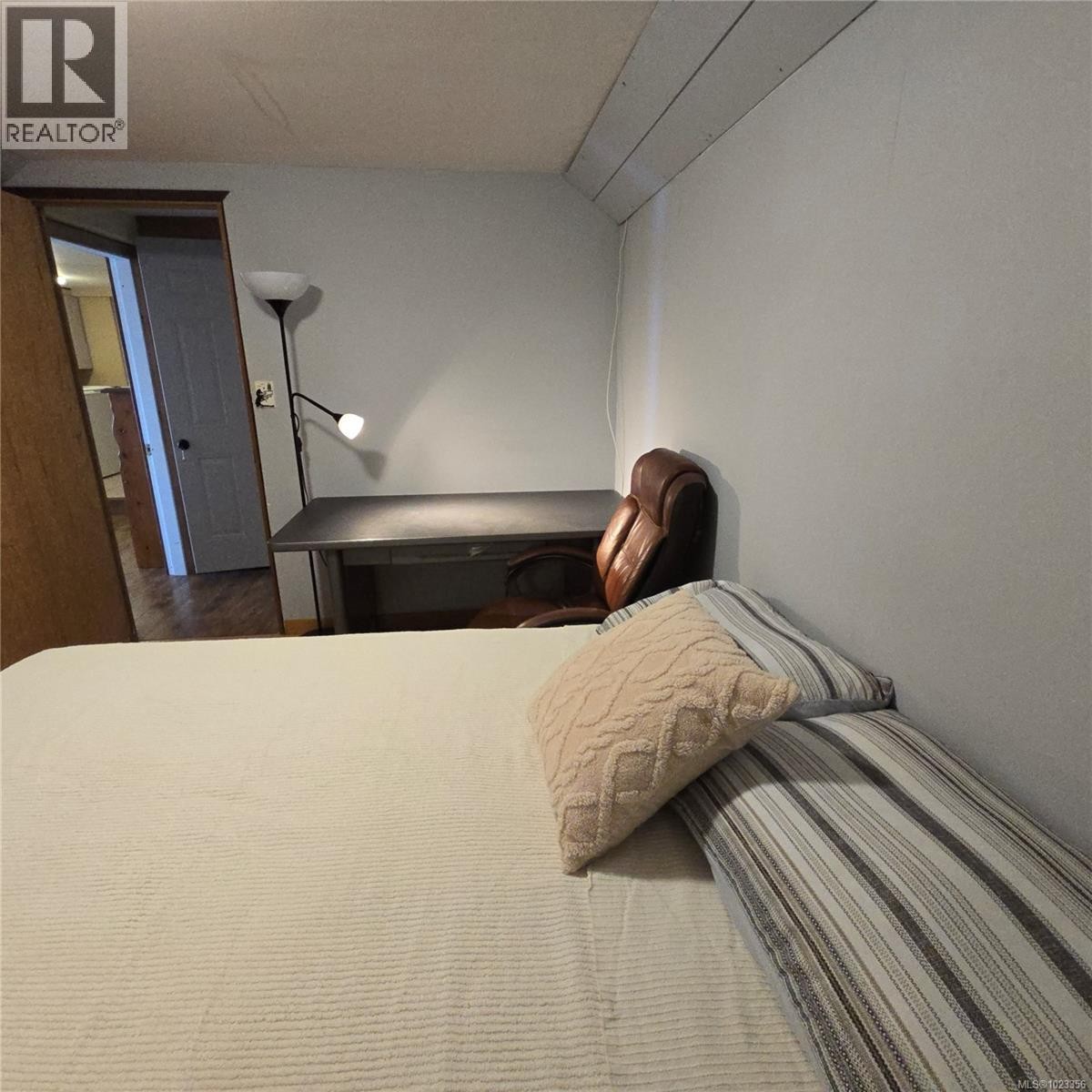 












220 1ST St

,
Sointula,




British Columbia
V0N3E0

