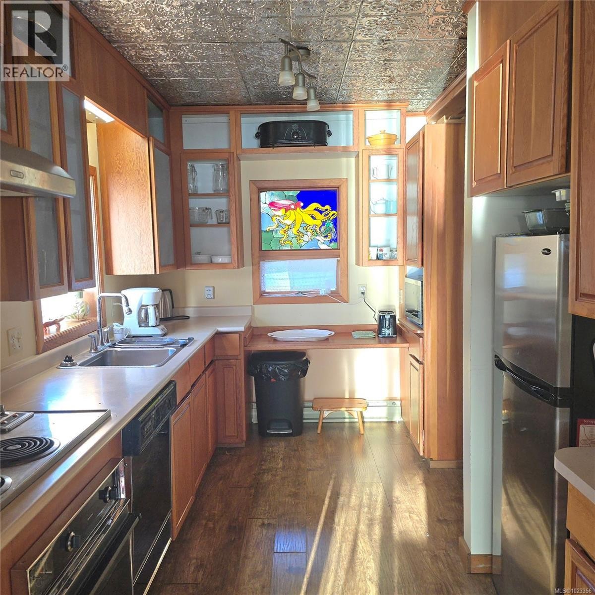 












220 1ST St

,
Sointula,




British Columbia
V0N3E0

