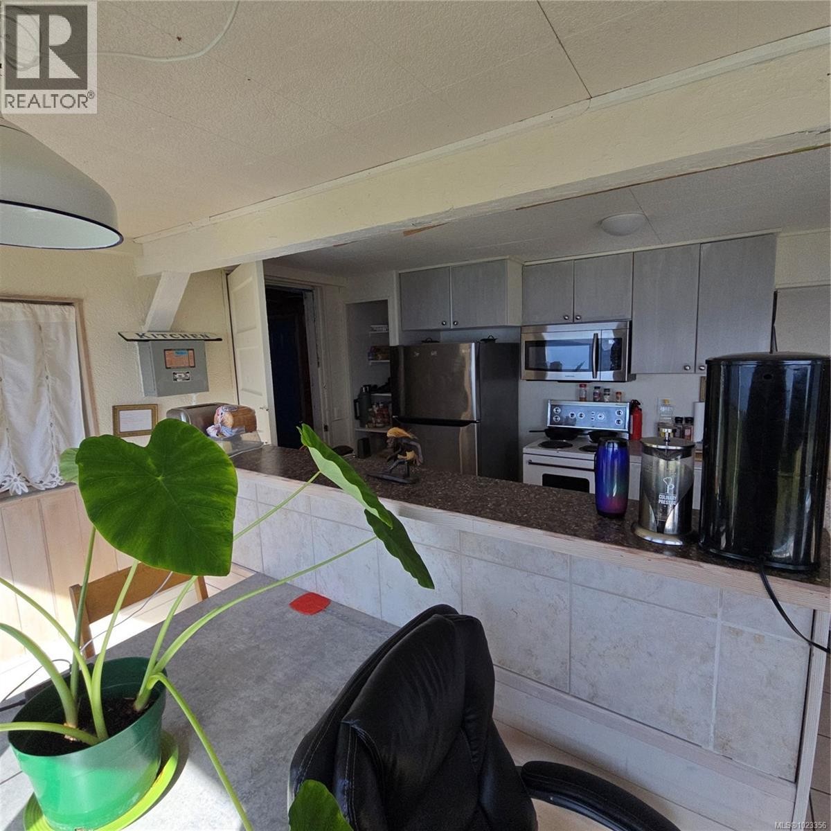 












220 1ST St

,
Sointula,




British Columbia
V0N3E0

