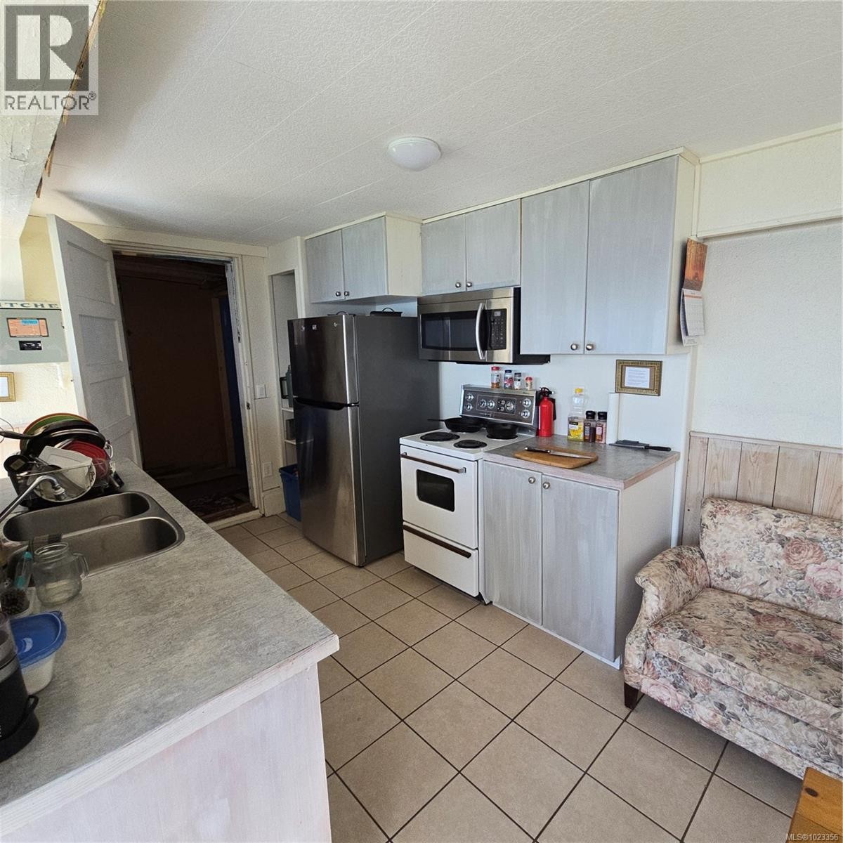 












220 1ST St

,
Sointula,




British Columbia
V0N3E0

