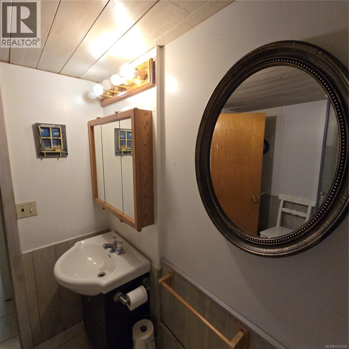 












220 1ST St

,
Sointula,




British Columbia
V0N3E0

